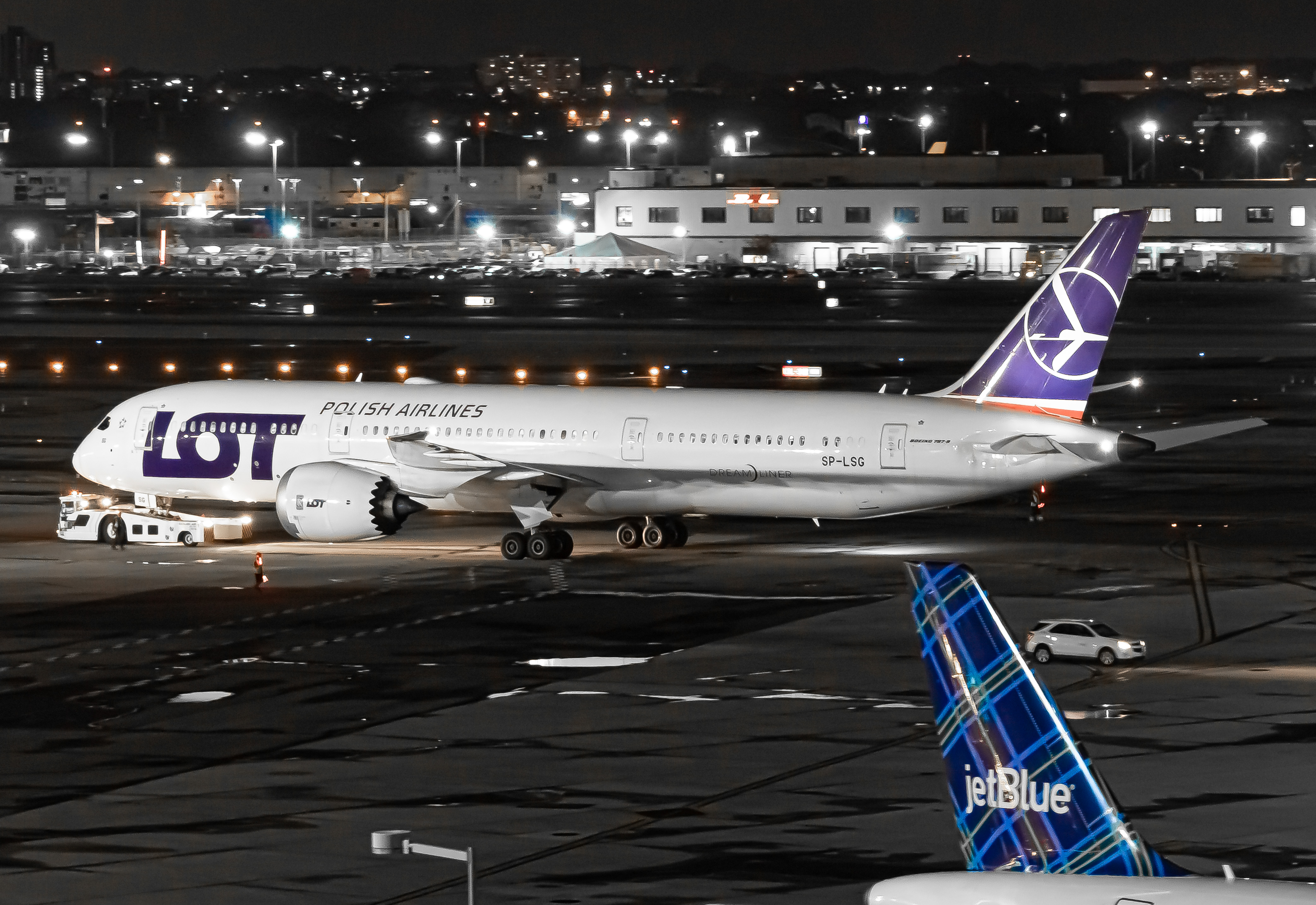 Full size: LOT Polish Airlines Boeing 787-9 SP-LSG at John F. Kennedy International Airport