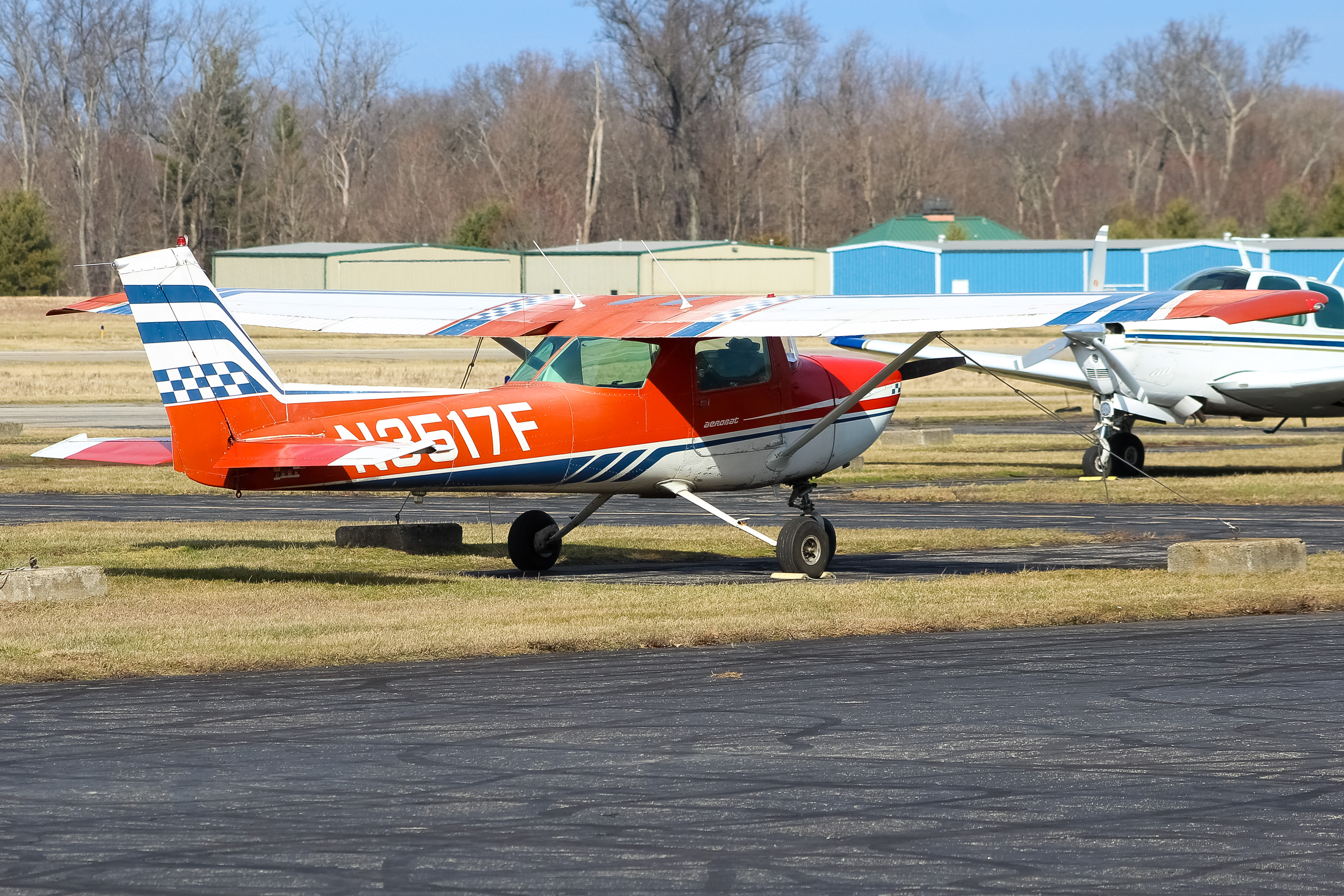 Full size: PRIVATE  Cessna 152 N3517F at Clermont County Airport