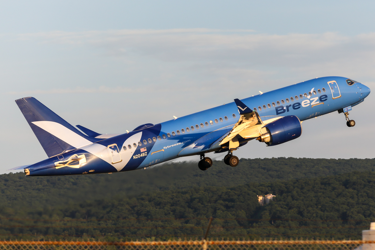 Full size: Breeze Airways Airbus A220-300 N204BZ at Avoca Wilkes-Barre/Scranton International Airport