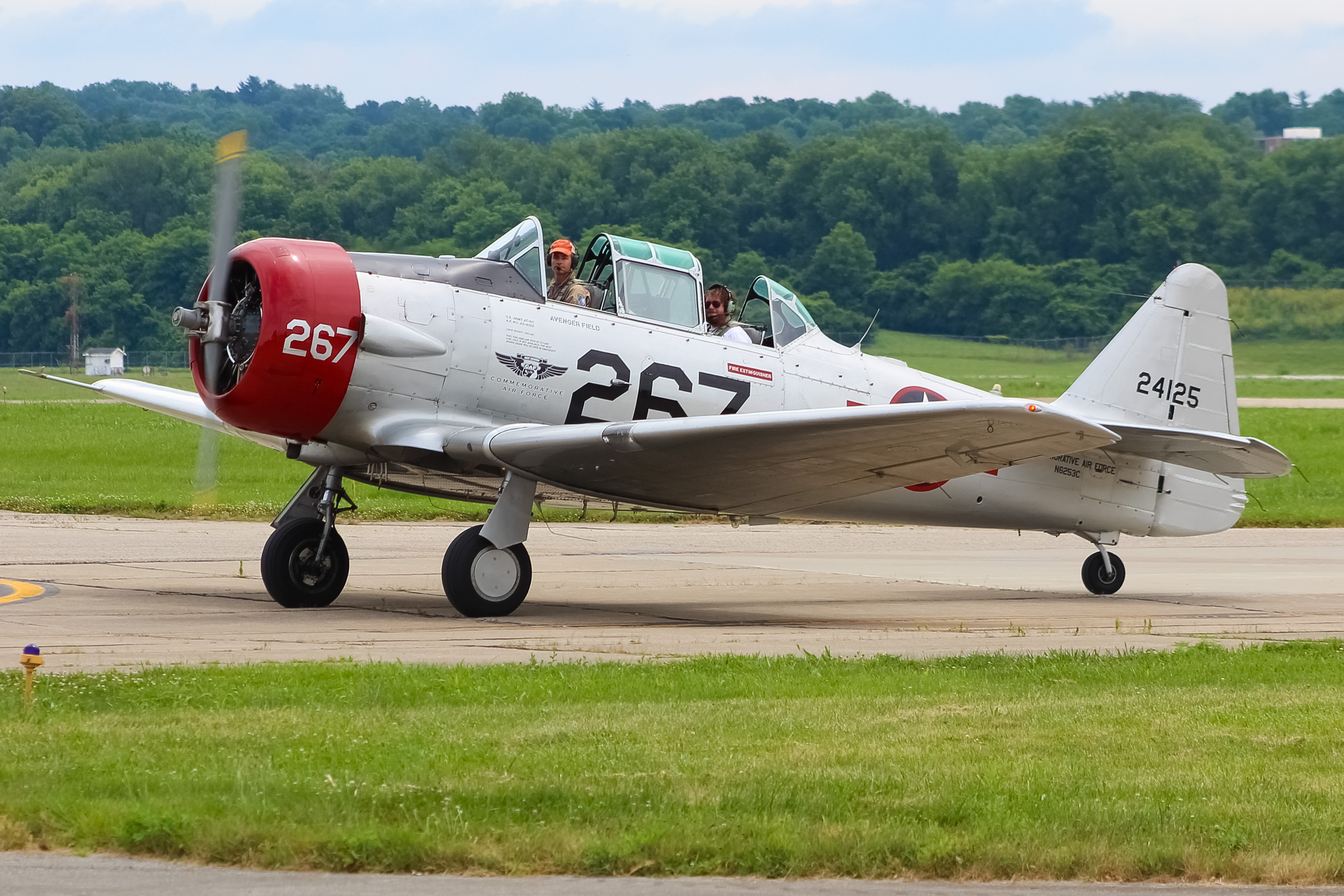 Full size: PRIVATE North American T-6 Texan N6253C at Cincinnati Municipal Airport/Lunken Field