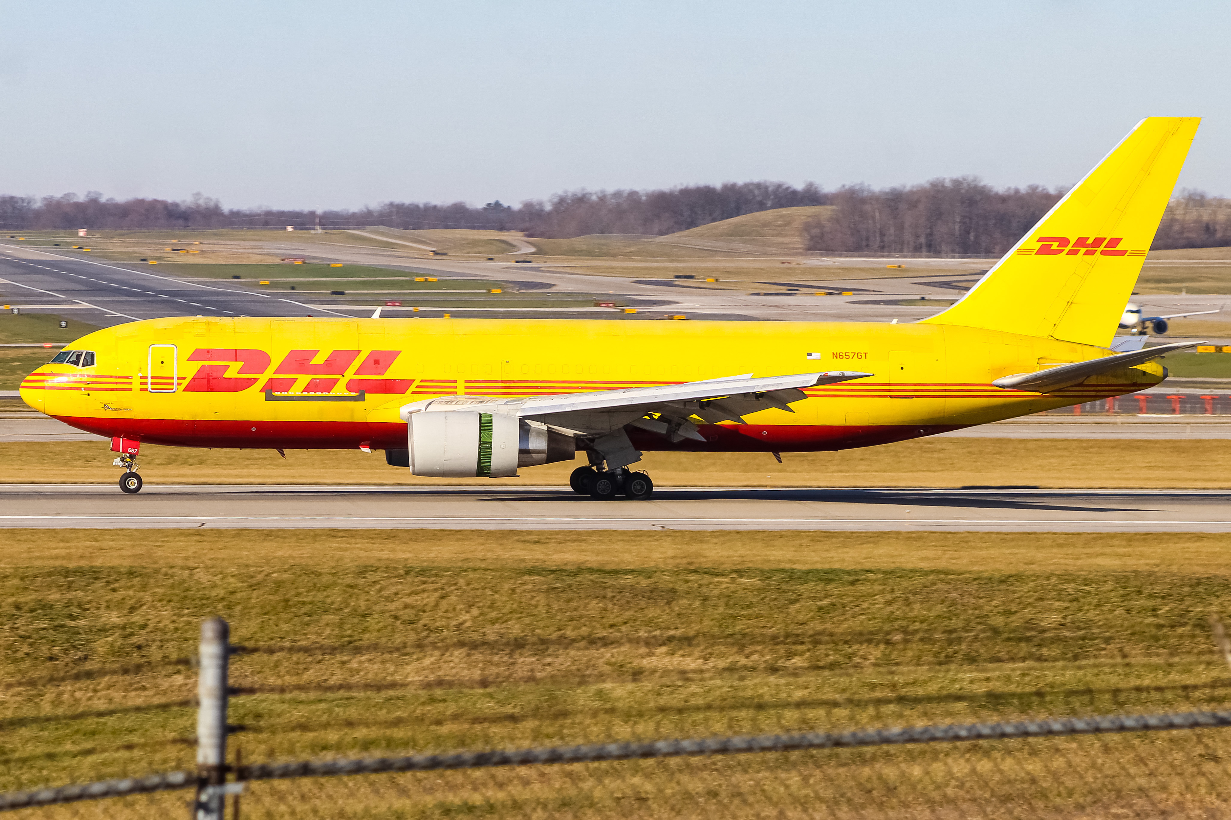 Full size: DHL Boeing 767-200F N657GT at Cincinnati/Northern Kentucky International Airport