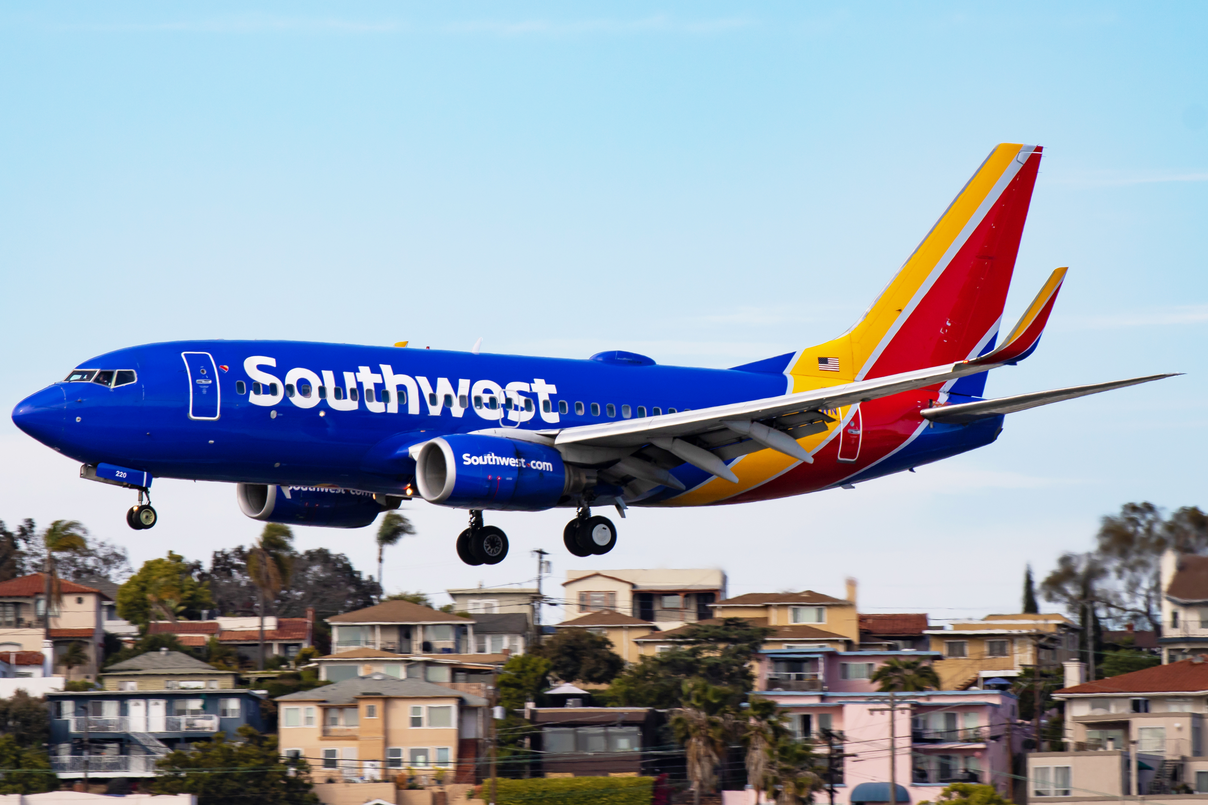 Full size: Southwest Airlines Boeing 737-700 N220WN at San Diego International Airport