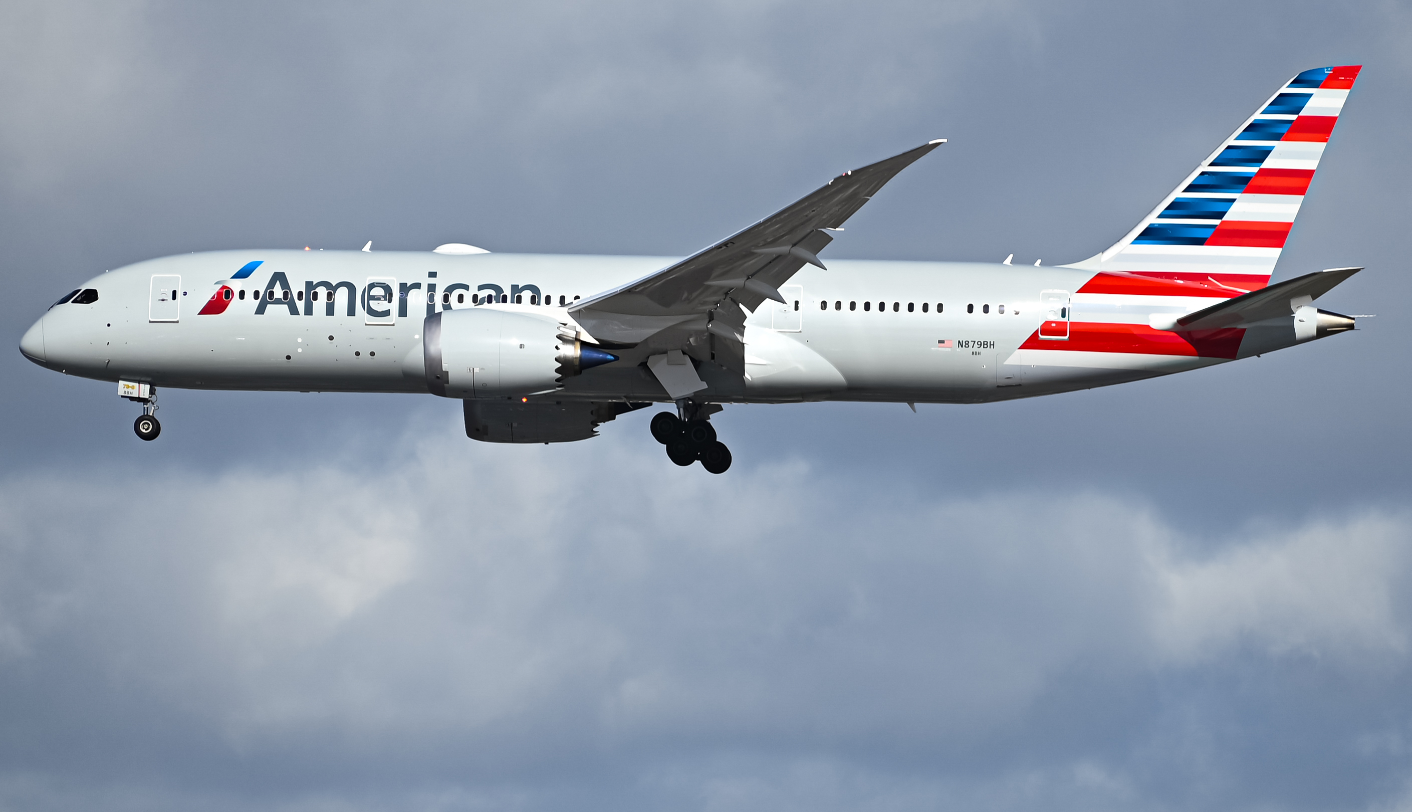 Full size: American Airlines Boeing 787-8 N879BH at Los Angeles International Airport