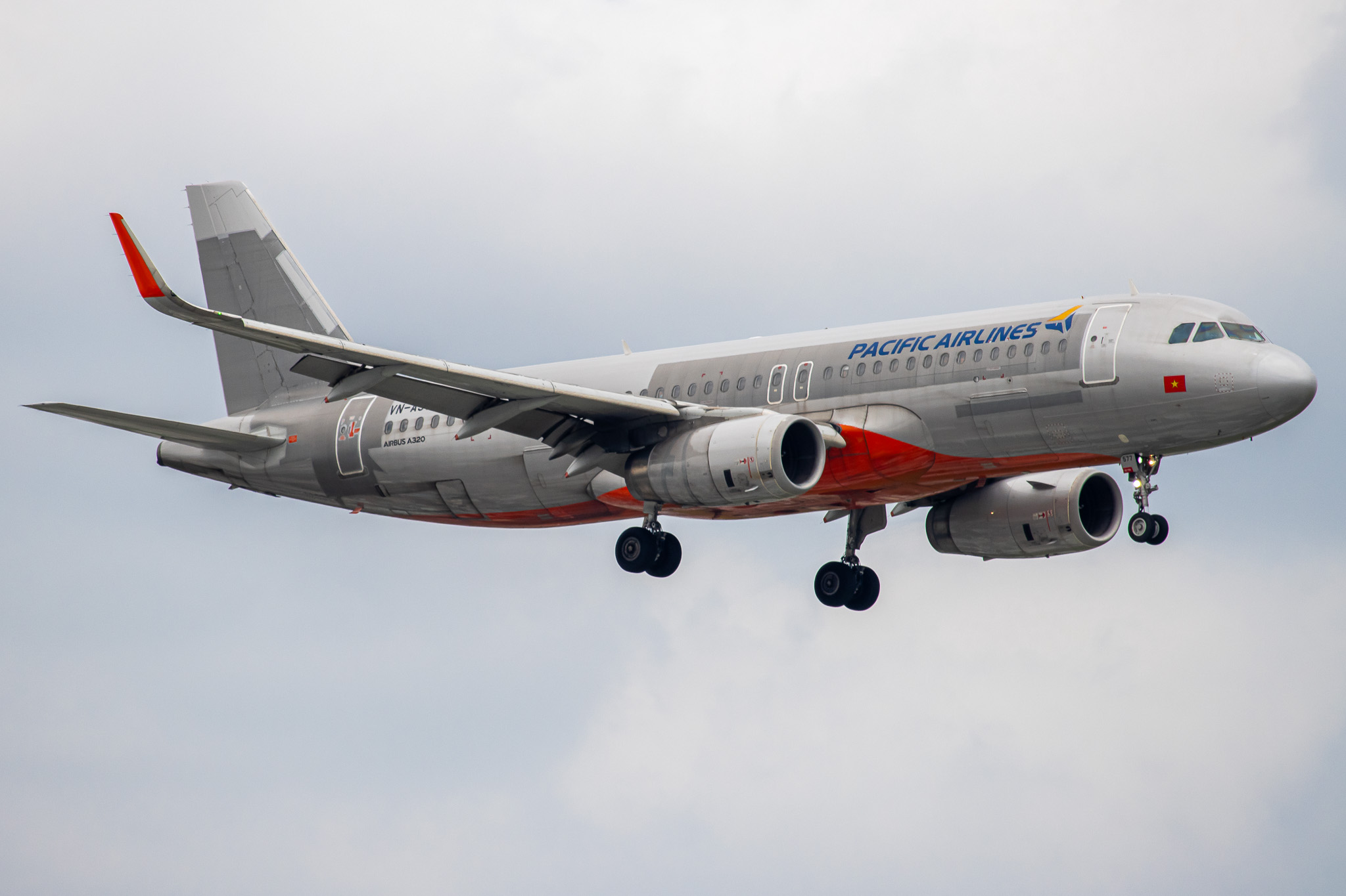 Full size: Pacific Airlines Airbus A320 VN-A577 at Tan Son Nhat International Airport
