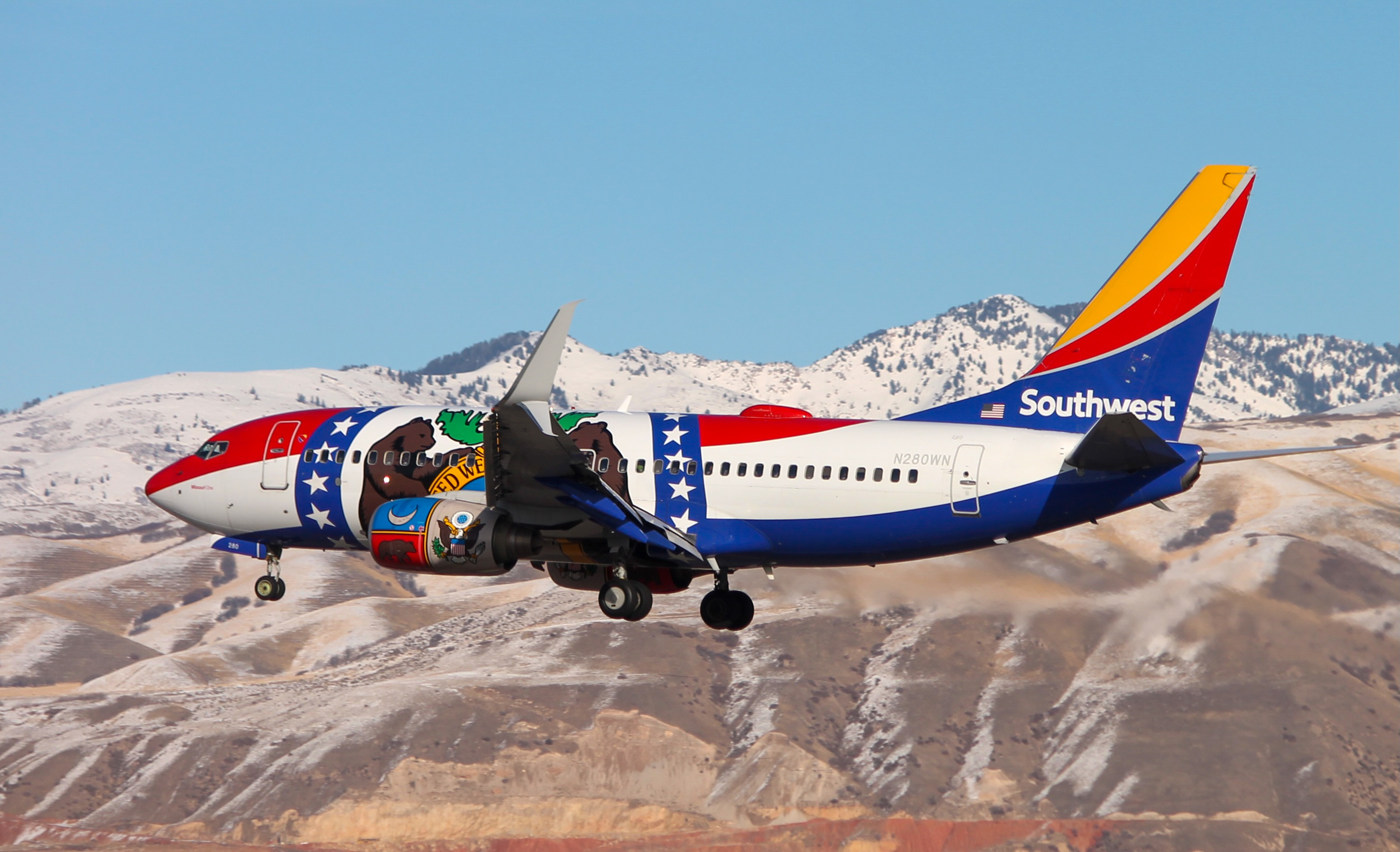 Full size: Southwest Airlines Boeing 737-700 N280WN at Salt Lake City International Airport