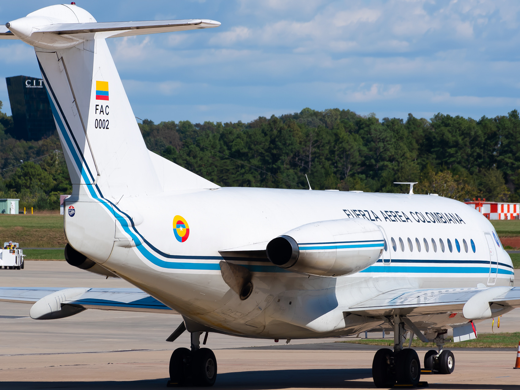 Full size: Colombian Air Force Fokker F-28 FAC002 at Washington Dulles International Airport