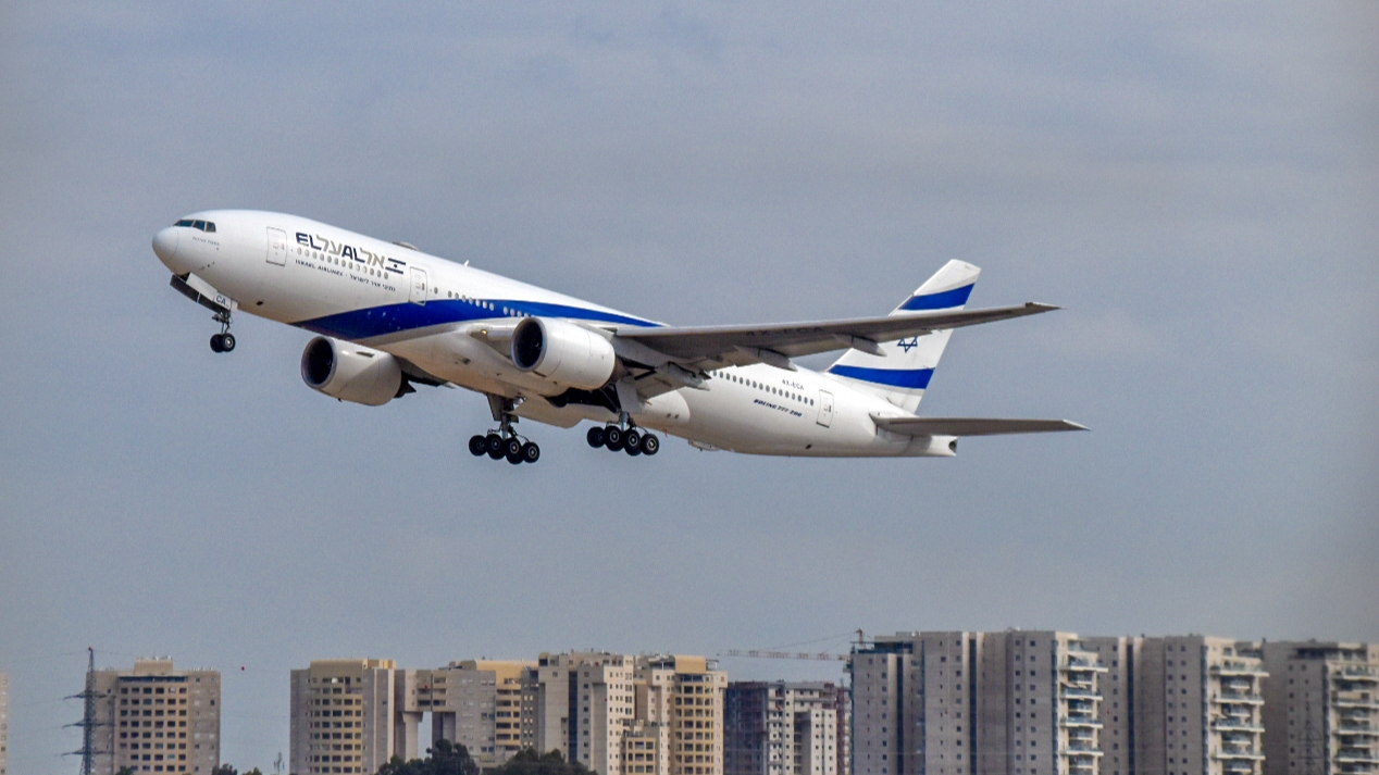 Full size: EL AL Boeing 777-200 4X-ECA at Tel Aviv-Ben Gurion Airport