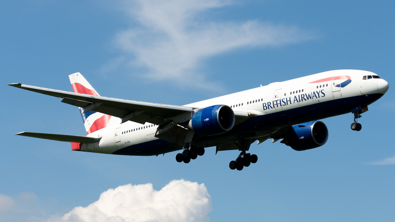 Full size: British Airways Boeing 777-200ER G-VIIK at London Heathrow International Airport