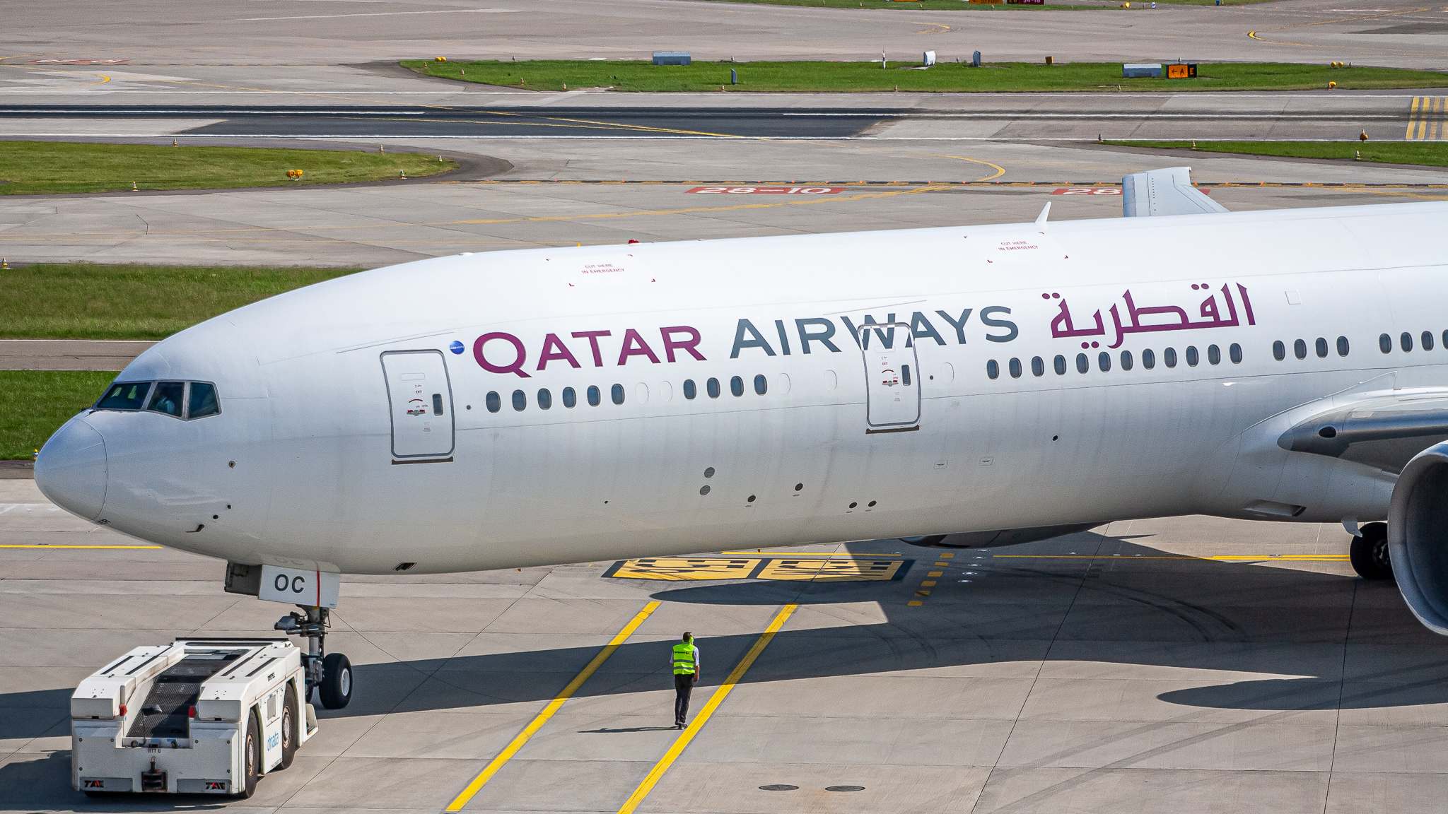 Full size: Qatar Airways Boeing 777-300ER A7-BOC at Zurich-Kloten Airport