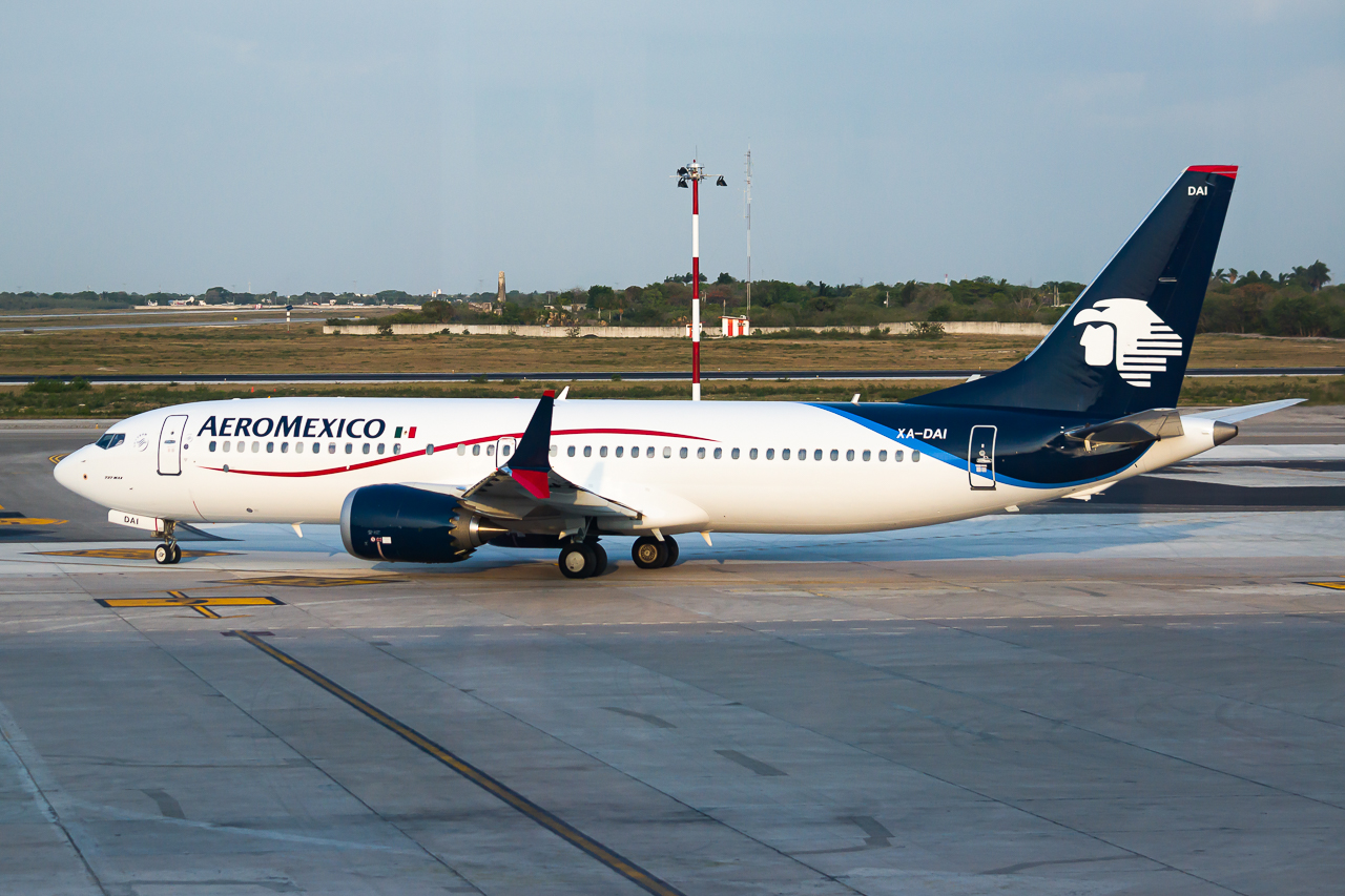 Full size: Aeromexico Boeing 737 MAX 8 XA-DAI at Merida Rejon Airport