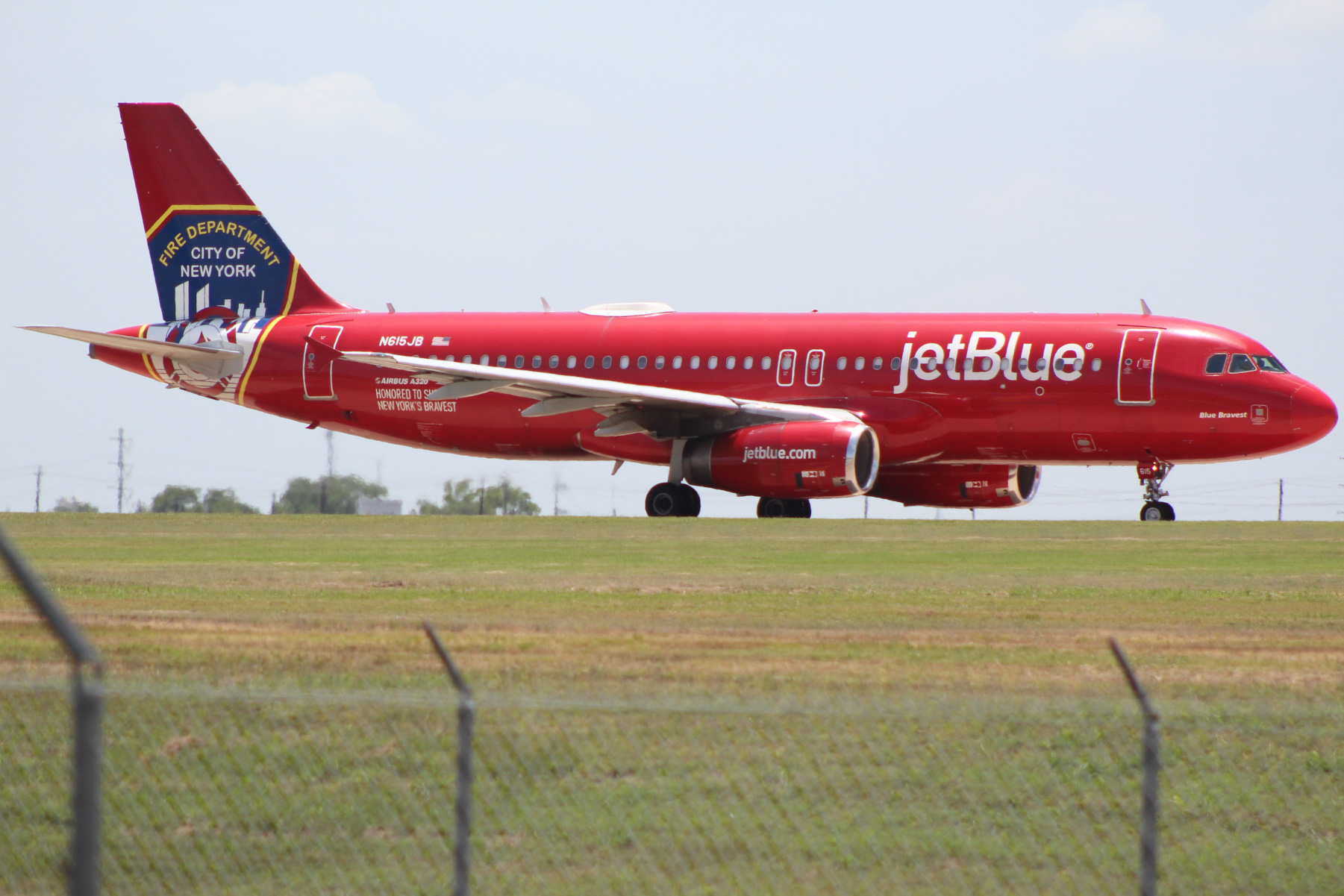 Full size: JetBlue Airways Airbus A320 N615JB at Austin-Bergstrom International Airport