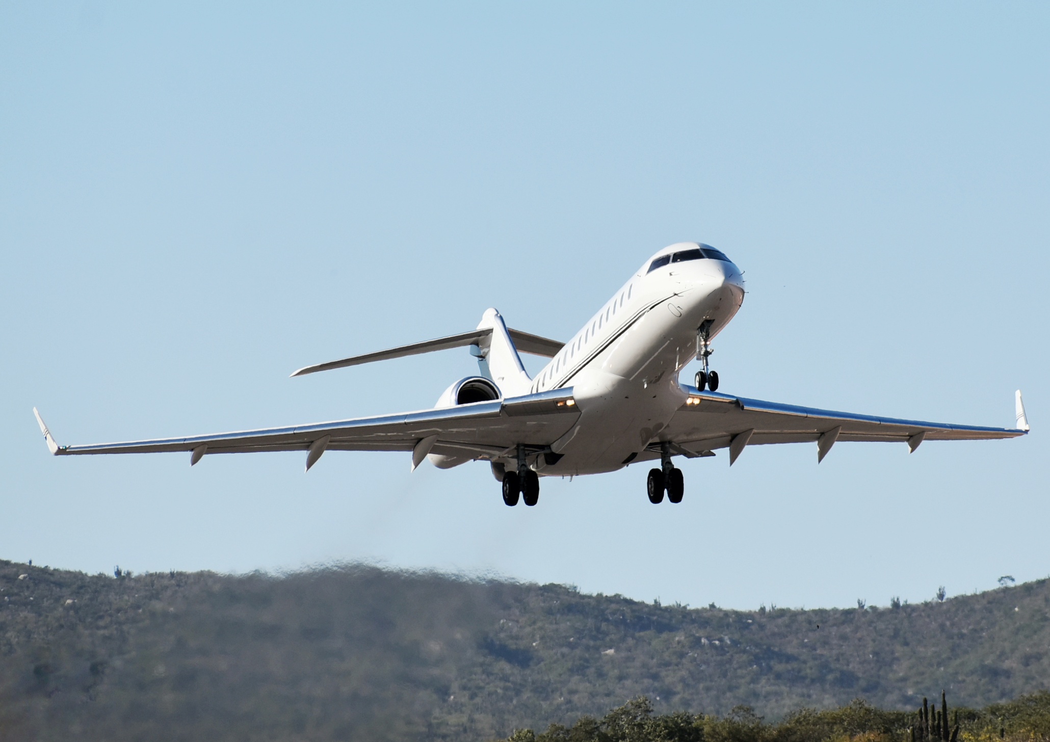 Full size: PRIVATE Bombardier Global Express N518DD at Aeropuerto de Cabo San Lucas Internacional