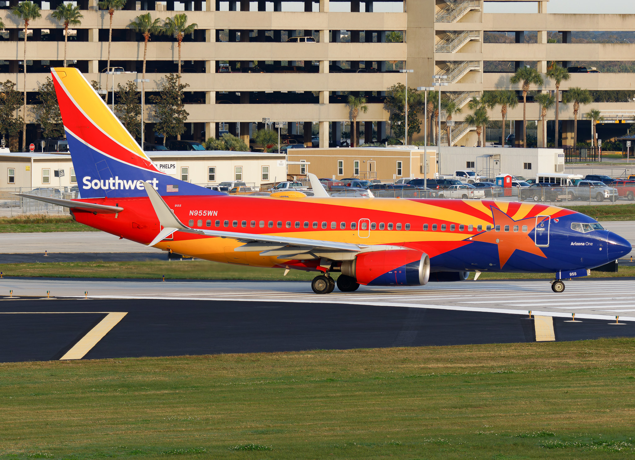 Full size: Southwest Airlines Boeing 737-700 N955WN at Tampa International Airport