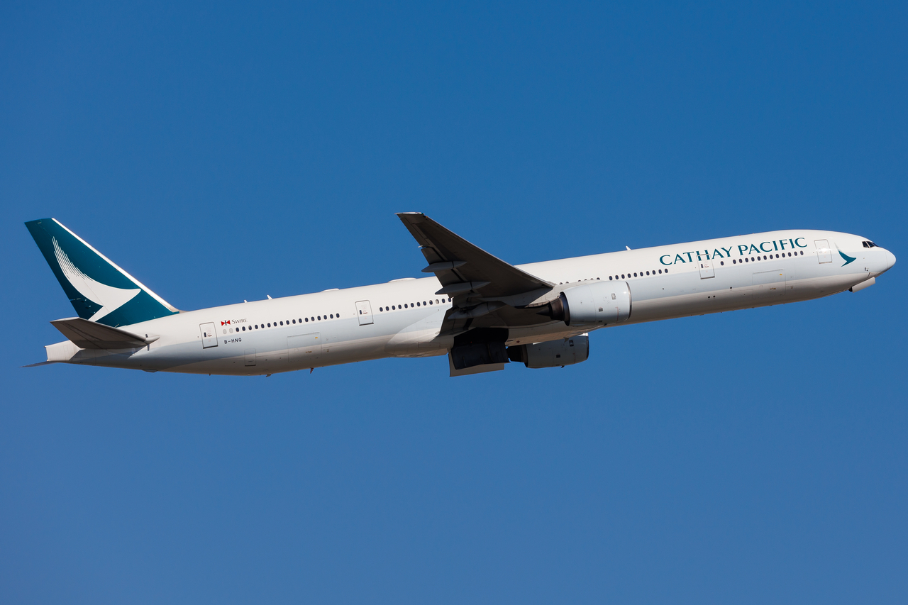 Full size: Cathay Pacific Boeing 777-300 B-HNQ at Hong Kong International Airport