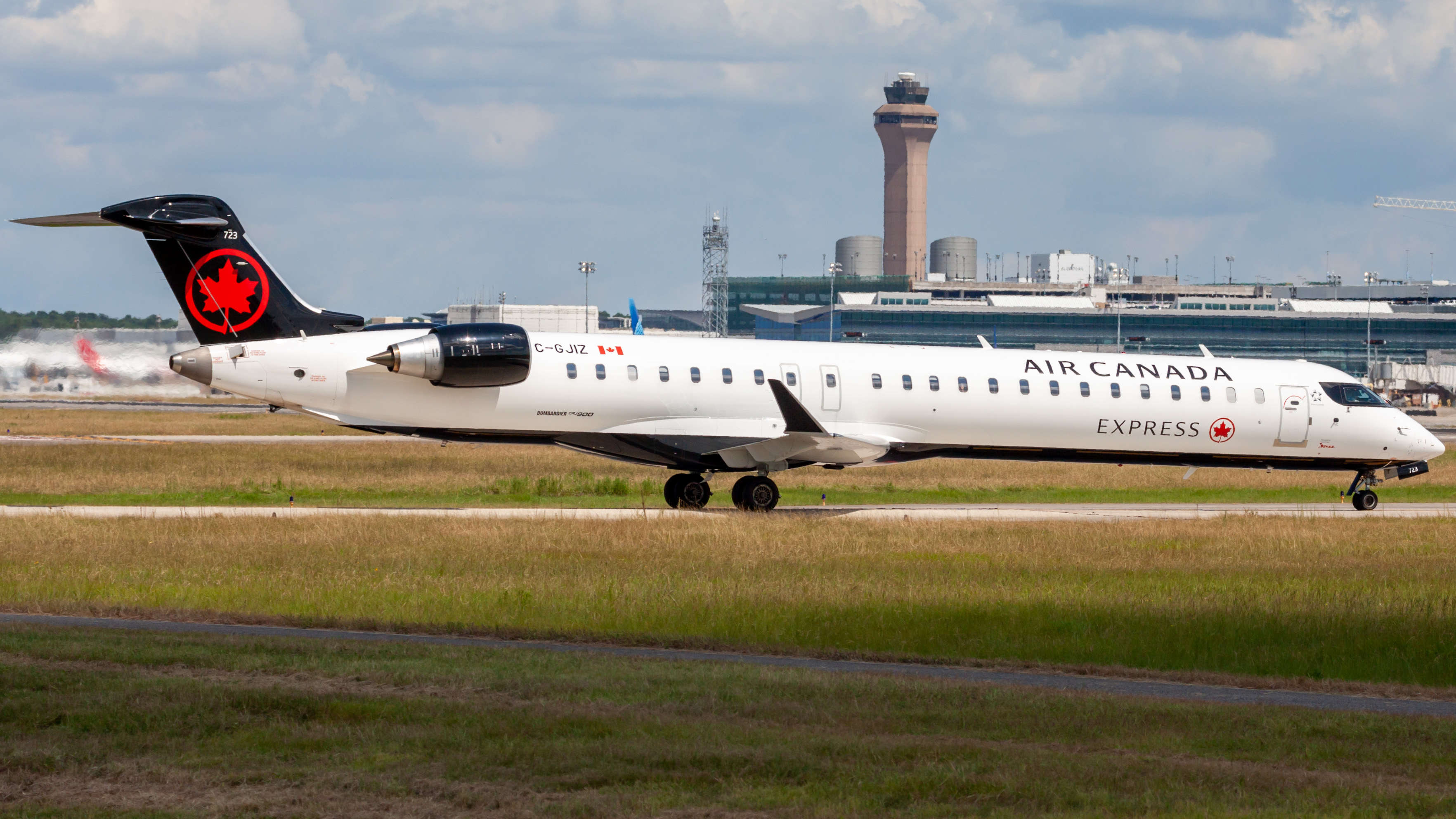 Full size: Air Canada Express Mitsubishi CRJ-900 C-GJIZ at Houston-George Bush Intercontinental Airport