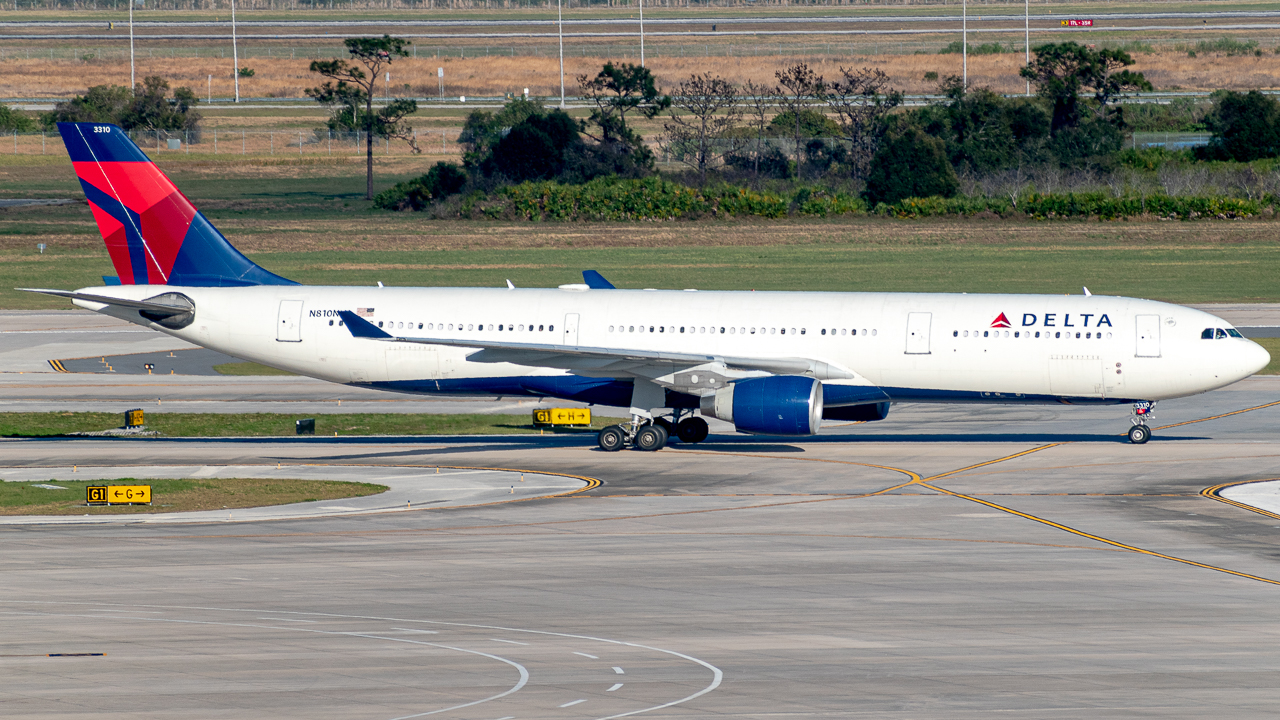 Full size: Delta Airlines Airbus A330-300 N810NW at Orlando International Airport