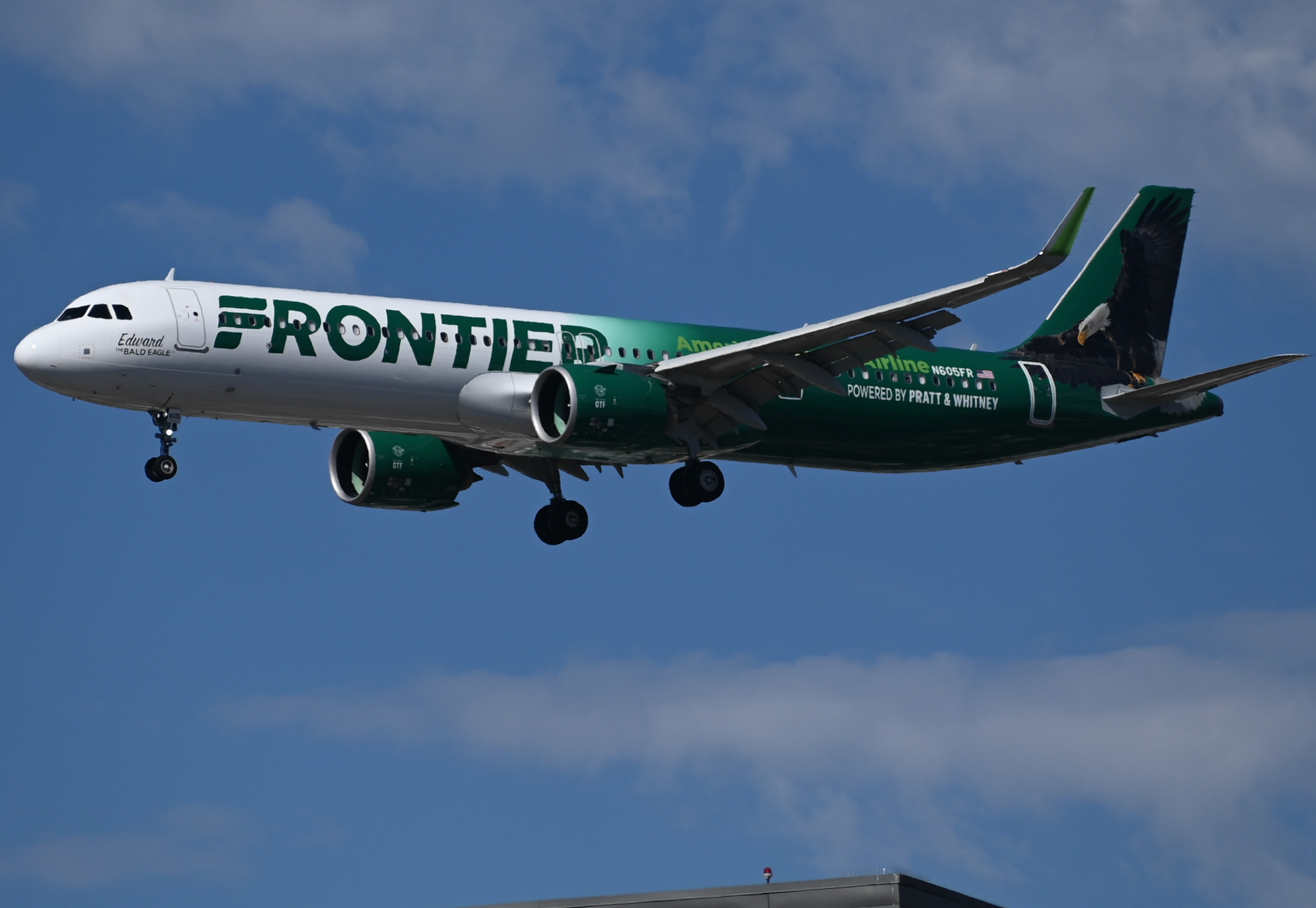 Full size: Frontier Airlines Airbus A321NEO N605FR at San Diego International Airport