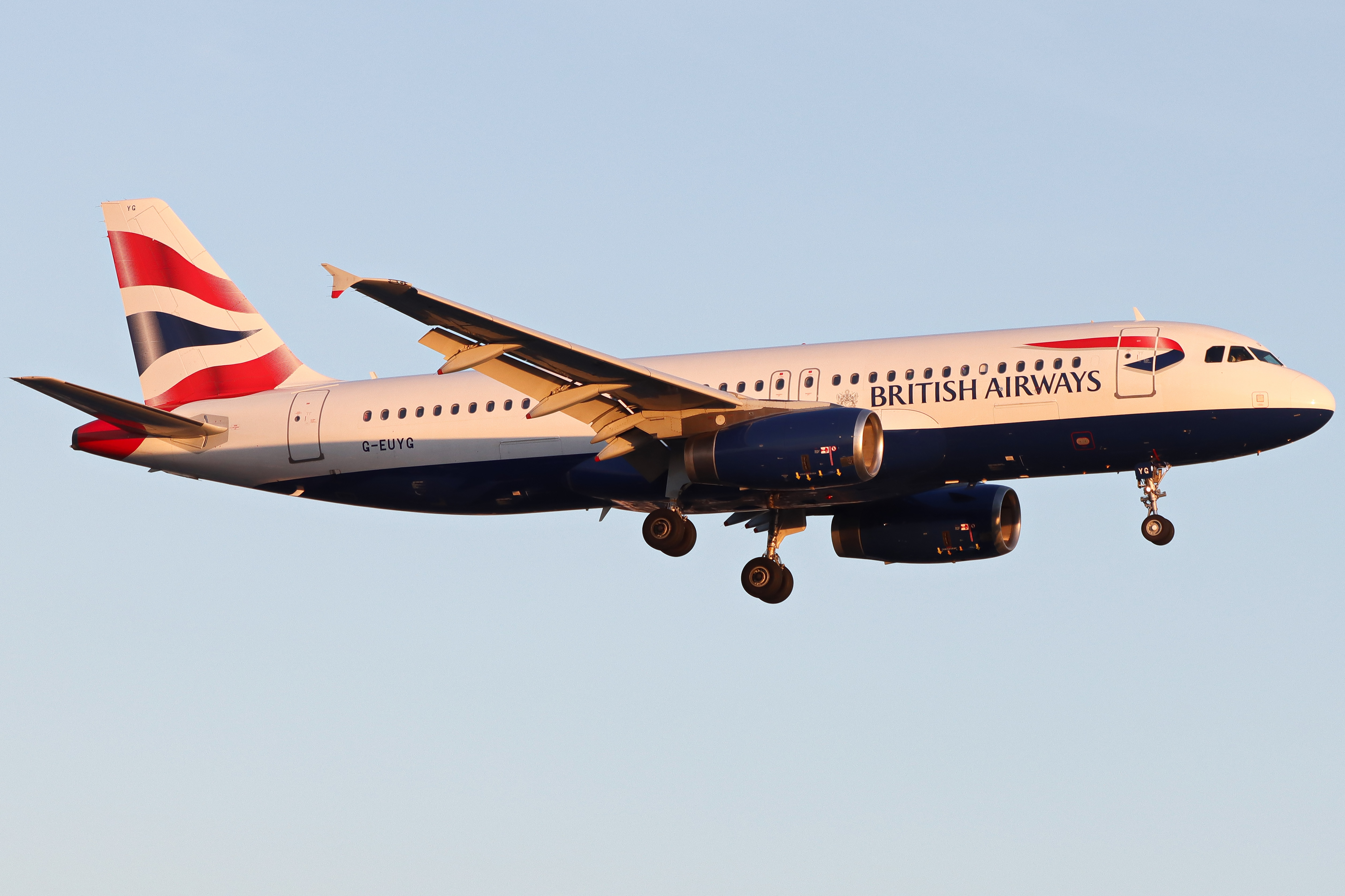 Full size: British Airways Airbus A320 G-EUYG at London Heathrow International Airport