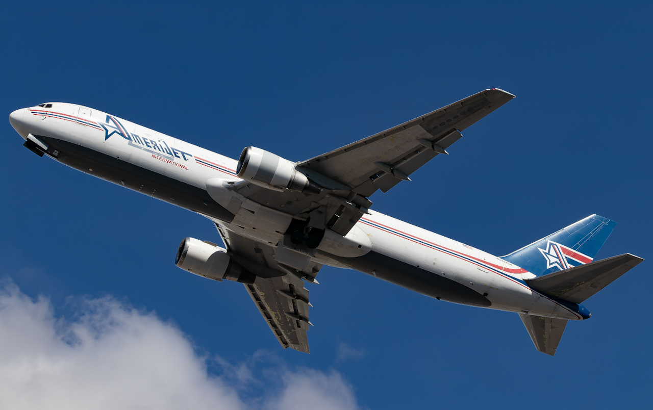 Full size: Amerijet Boeing 767-300 N319CM  at Miami International Airport