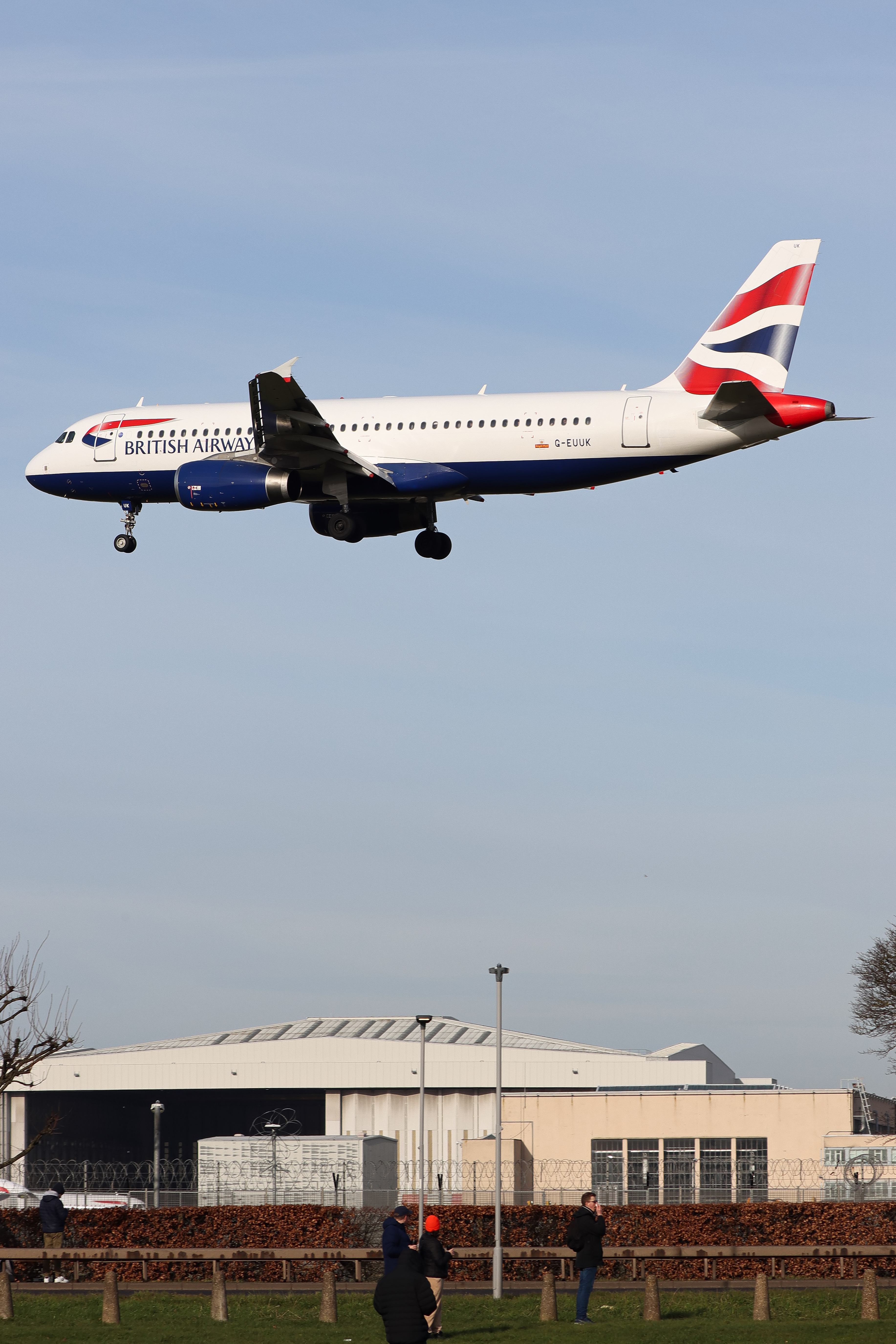 Full size: British Airways Airbus A320 G-EUUK at London Heathrow International Airport