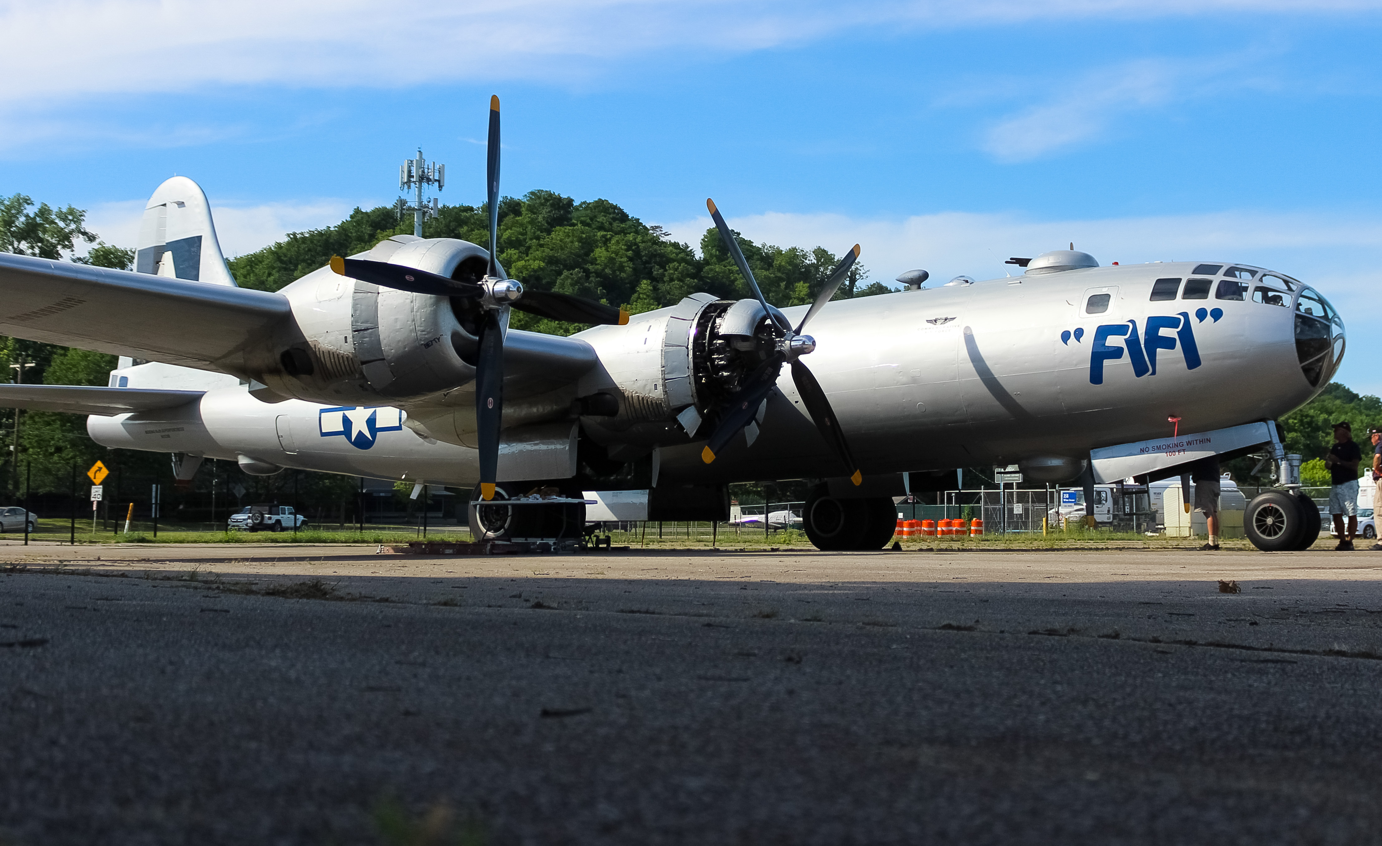 Full size: PRIVATE Boeing B-29 SuperFortress N529B at Cincinnati Municipal Airport/Lunken Field