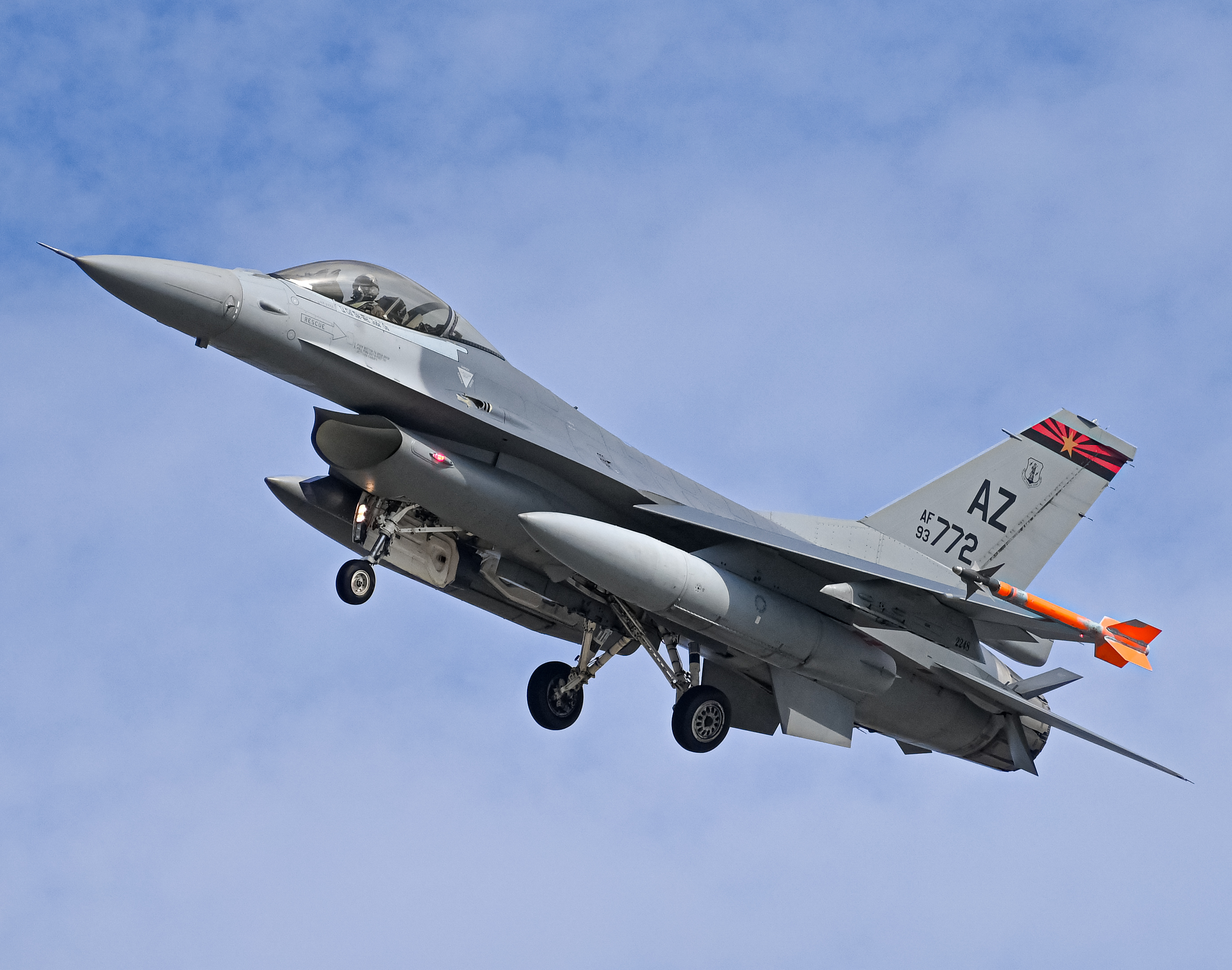Full size: USAF - United States Air Force General Dynamics F-16 Fighting Falcon 93-0772 at North Island NAS