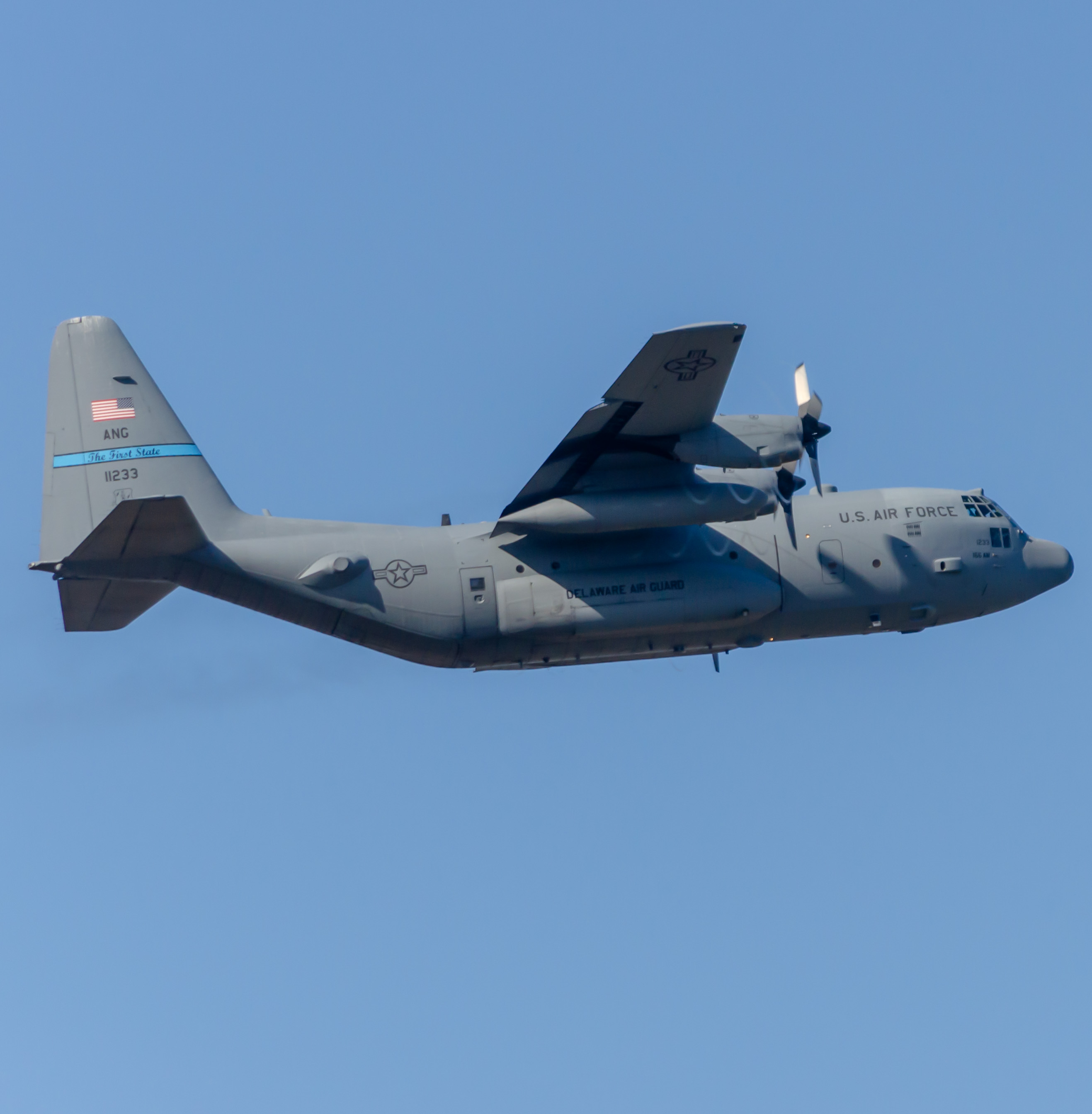 Full size: Air National Guard Lockheed C-130H Hercules 91-1233 at Atlantic City International Airport