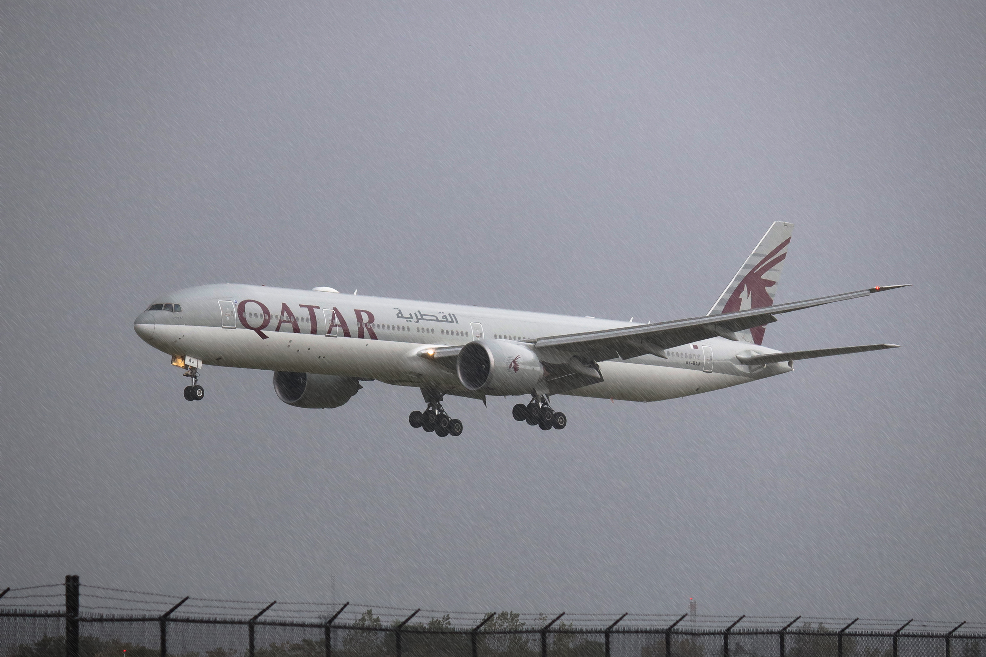 Full size: Qatar Airways Boeing 777-300ER A7-BAJ at Philadelphia International Airport