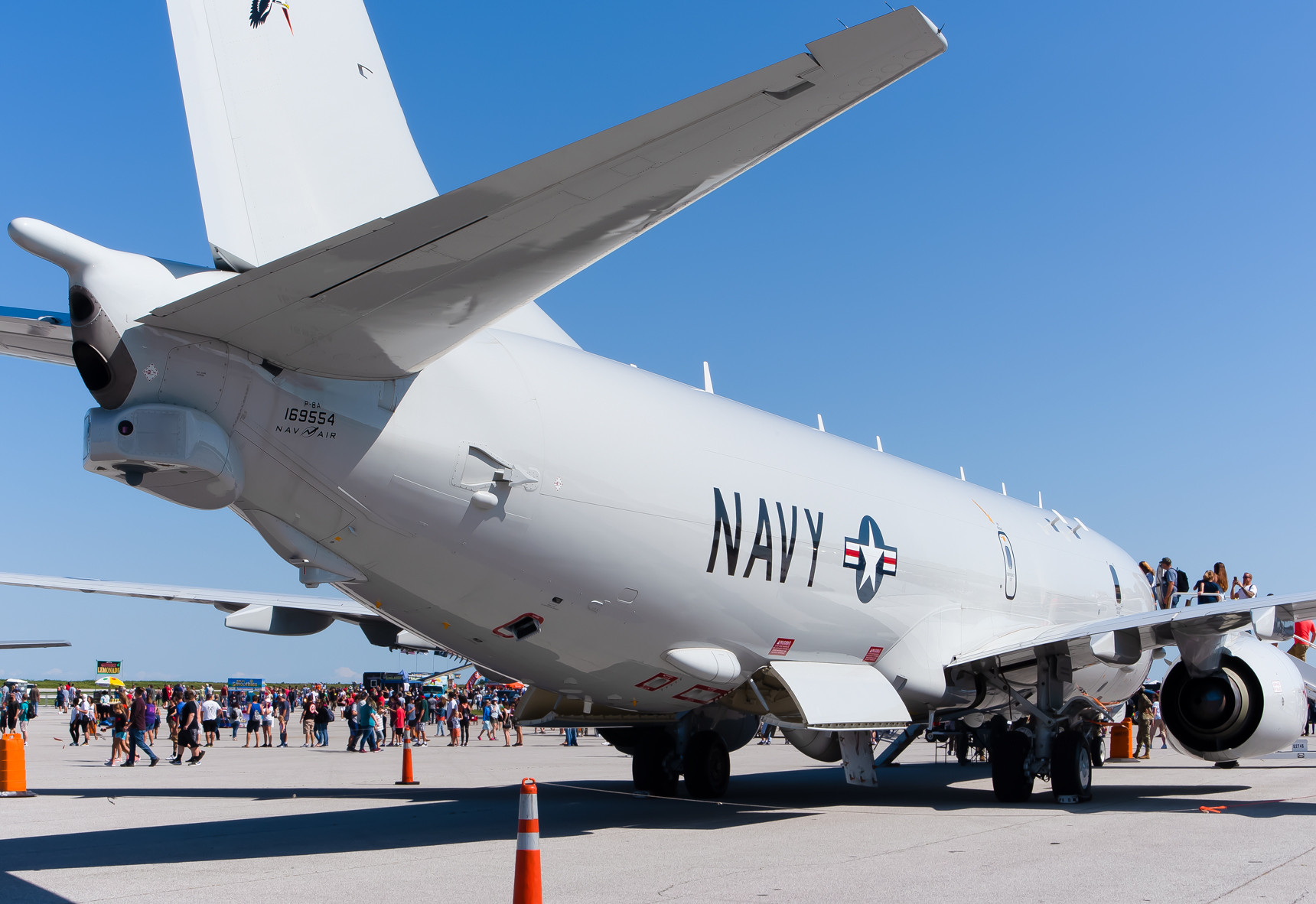 Full size: US Navy Boeing P-8A Poseidon 169554 at Cleveland Burke Lakefront Airport