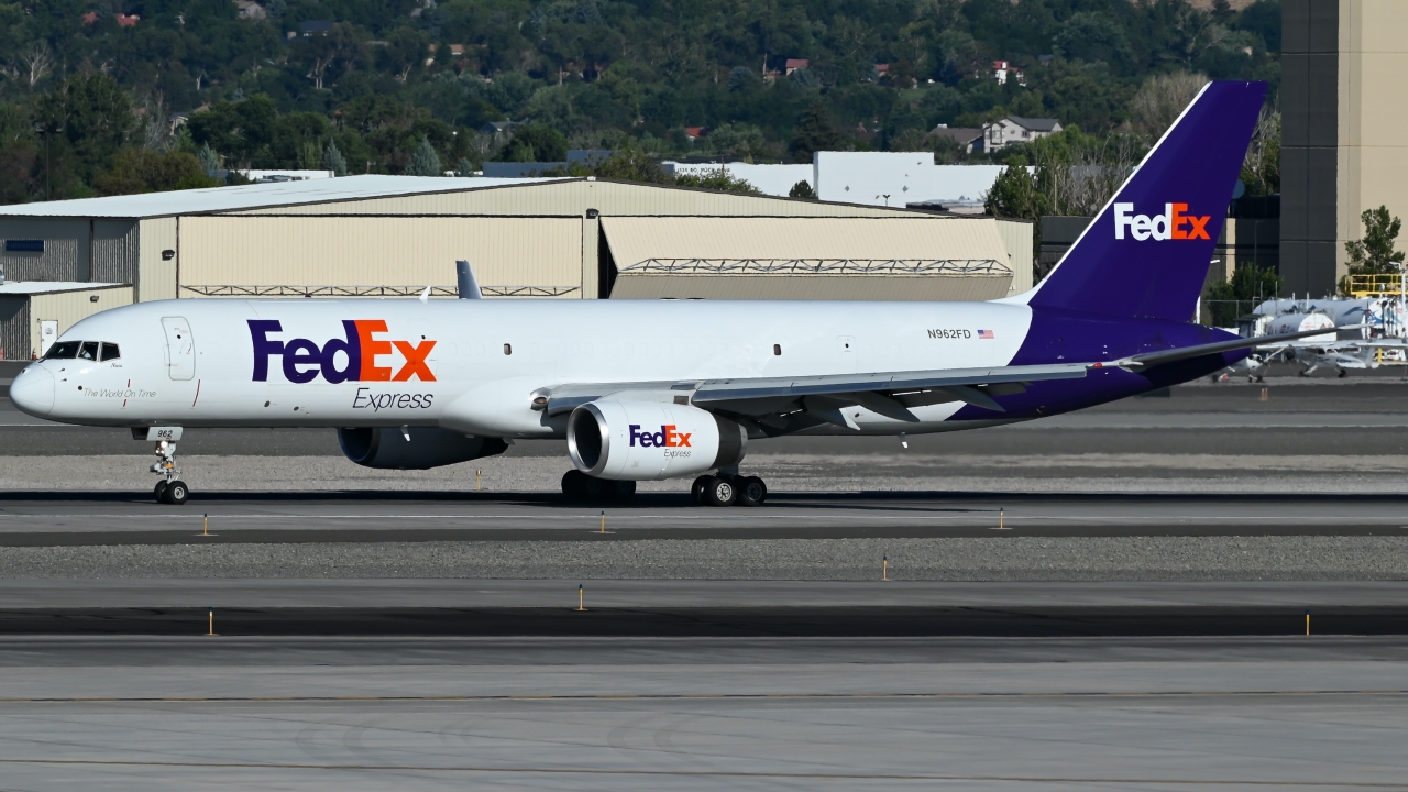 Full size: FedEx Boeing 757-200F N962FD at Reno/Tahoe International Airport