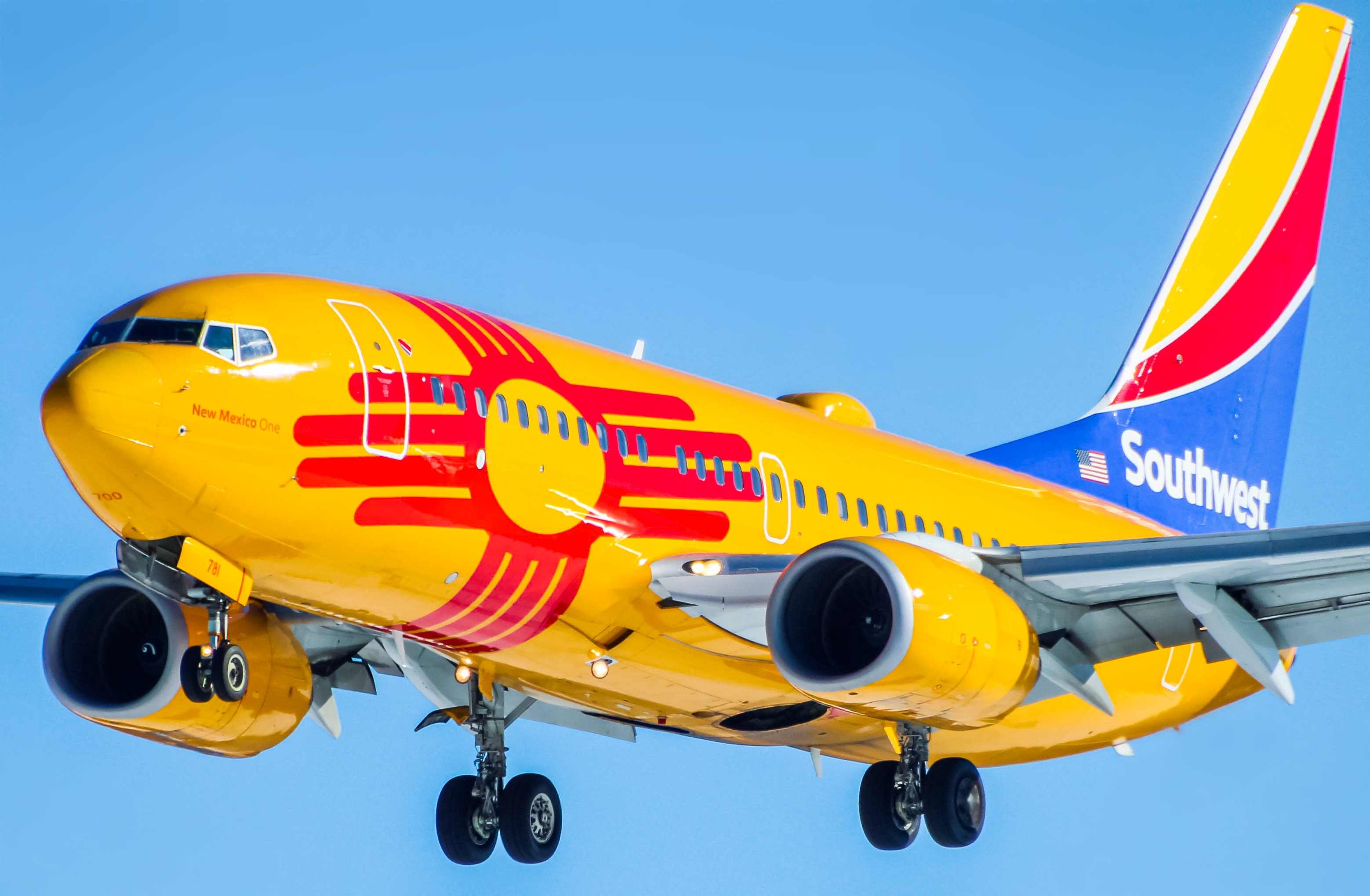 Full size: Southwest Airlines Boeing 737-700 N781WN at Baltimore/Washington International Thurgood Marshall Airport