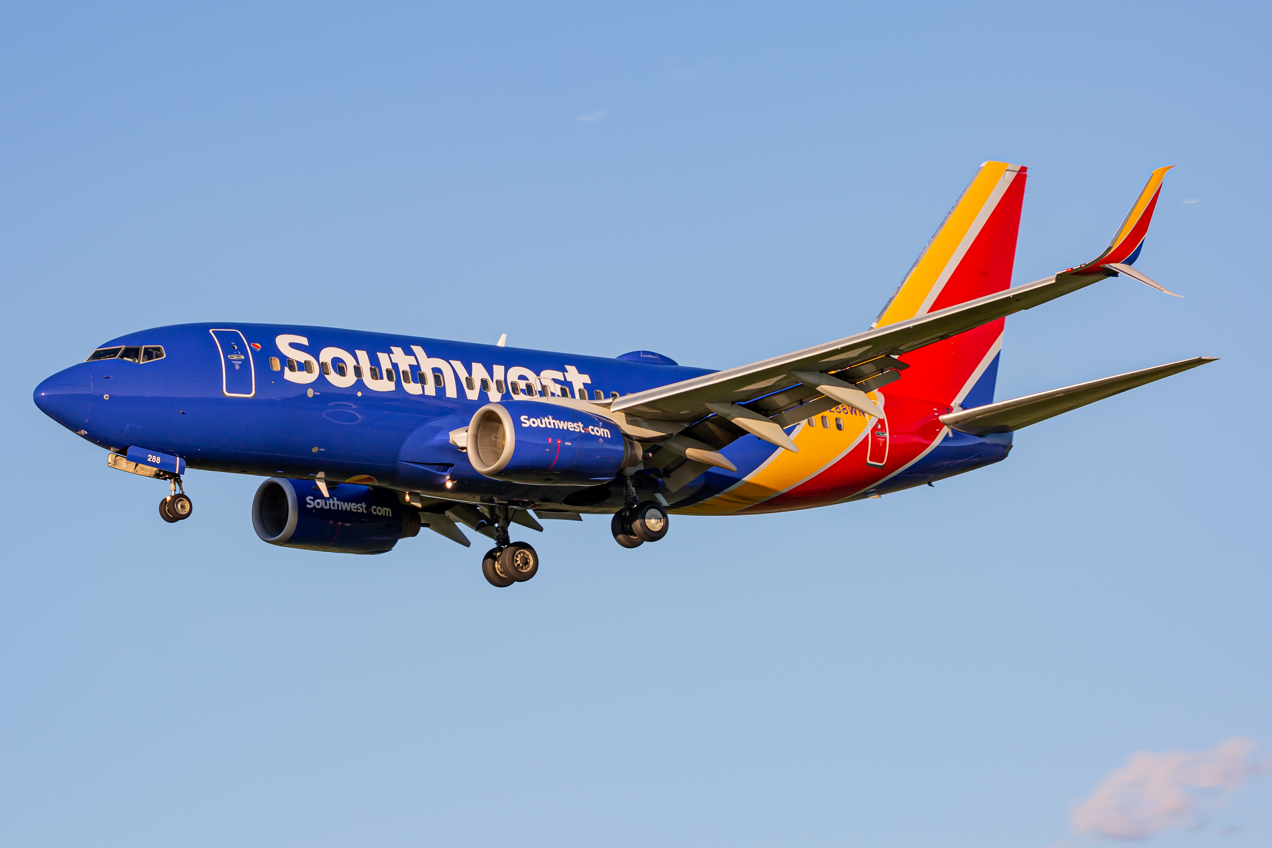 Full size: Southwest Airlines Boeing 737-700 N288WN at Baltimore/Washington International Thurgood Marshall Airport