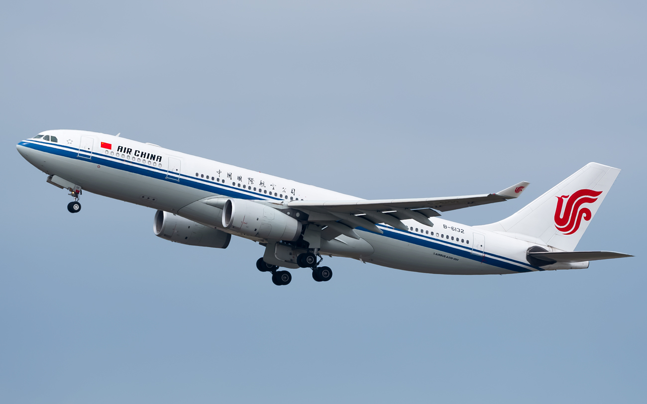 Full size: Air China A330-200 B-6132 at Seoul-Incheon International Airport