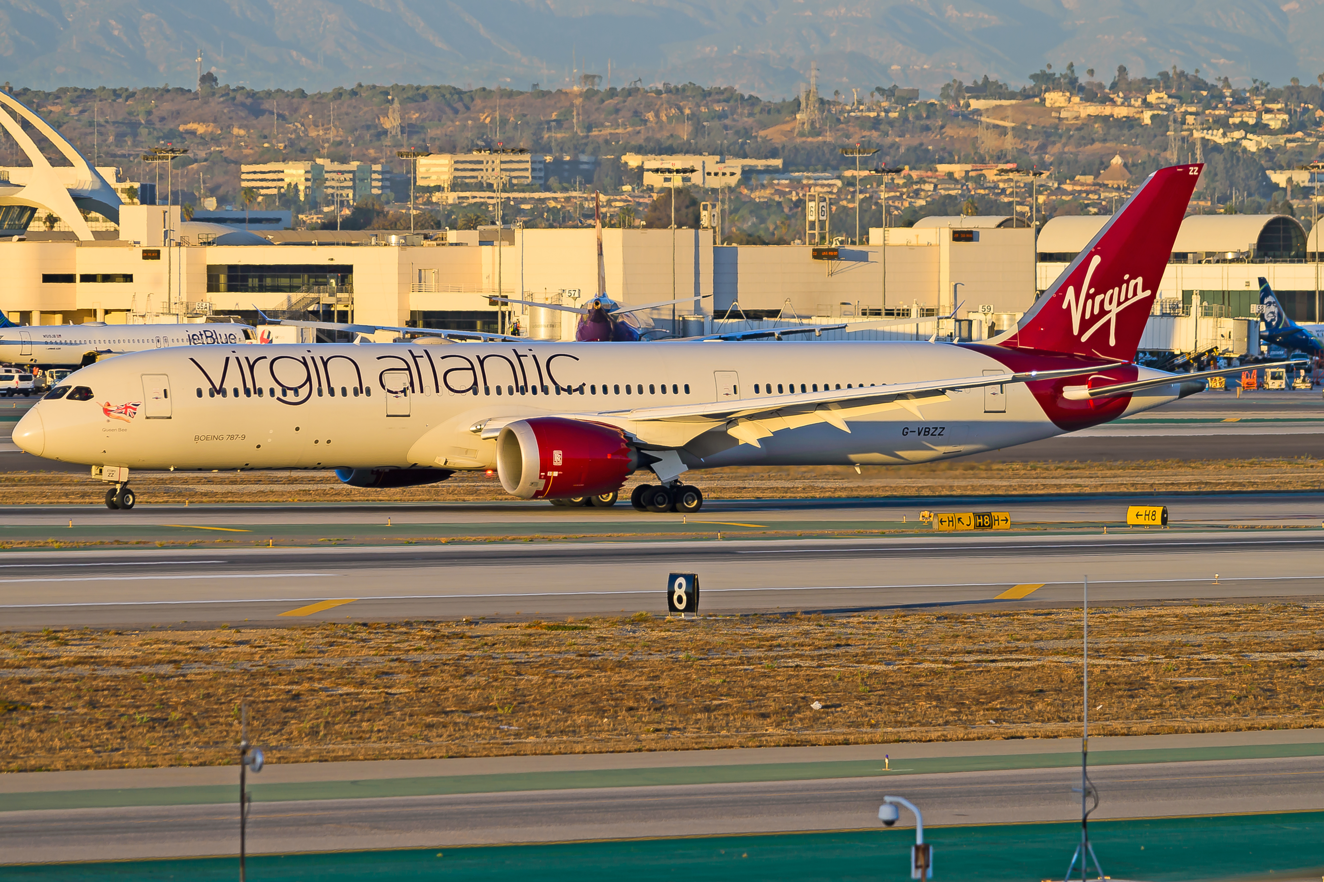 Full size: Virgin Atlantic Airways Boeing 787-9 G-VBZZ at Los Angeles International Airport
