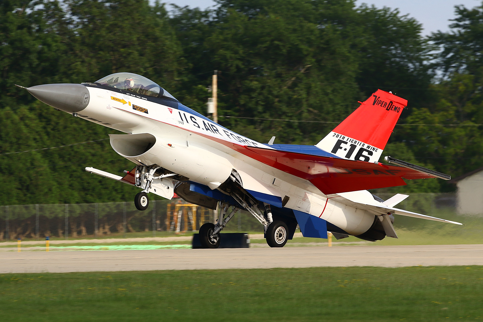 Full size: USAF - United States Air Force General Dynamics F-16 Fighting Falcon 91-0395 at Wittman Regional Airport