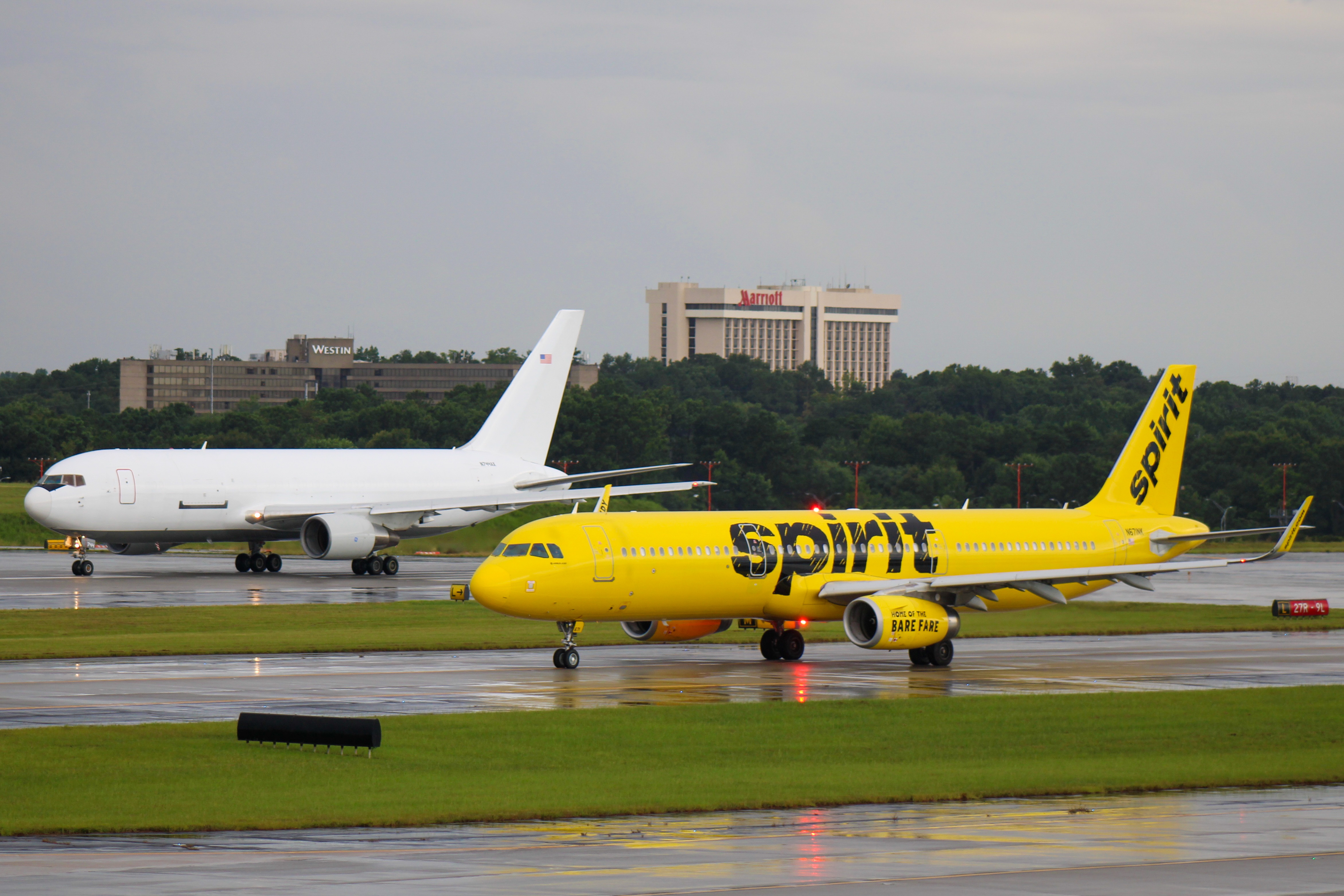 Full size: Spirit Airlines Airbus A321-200 N671NK at Hartsfield-Jackson Atlanta International Airport