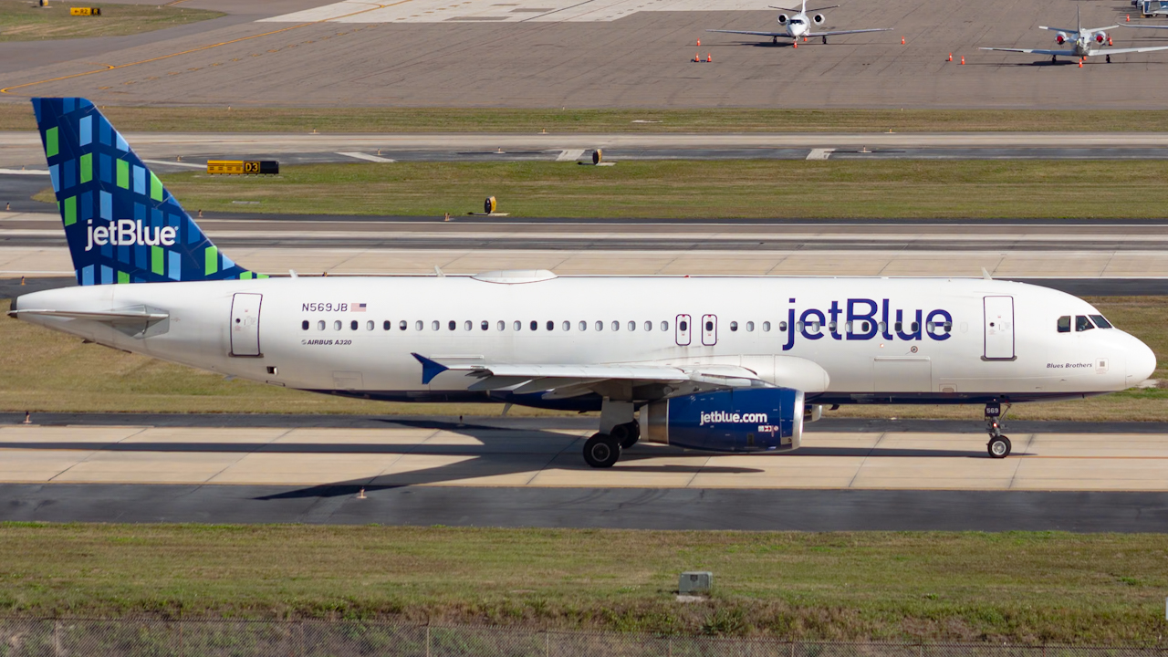 Full size: JetBlue Airways Airbus A320 N569JB at Tampa International Airport