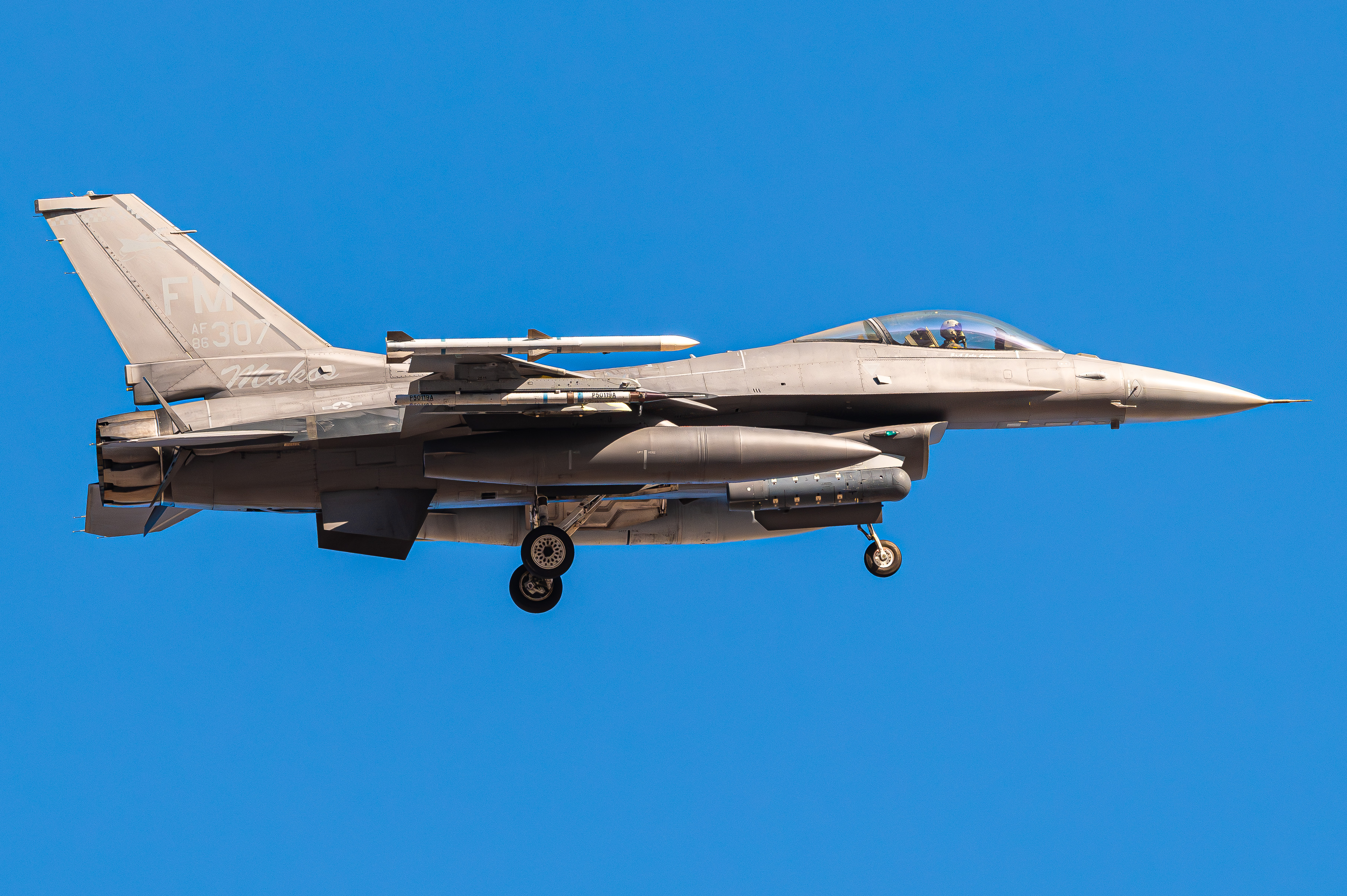 Full size: USAF - United States Air Force General Dynamics F-16 Fighting Falcon 86-0307 at Nellis Air Force Base
