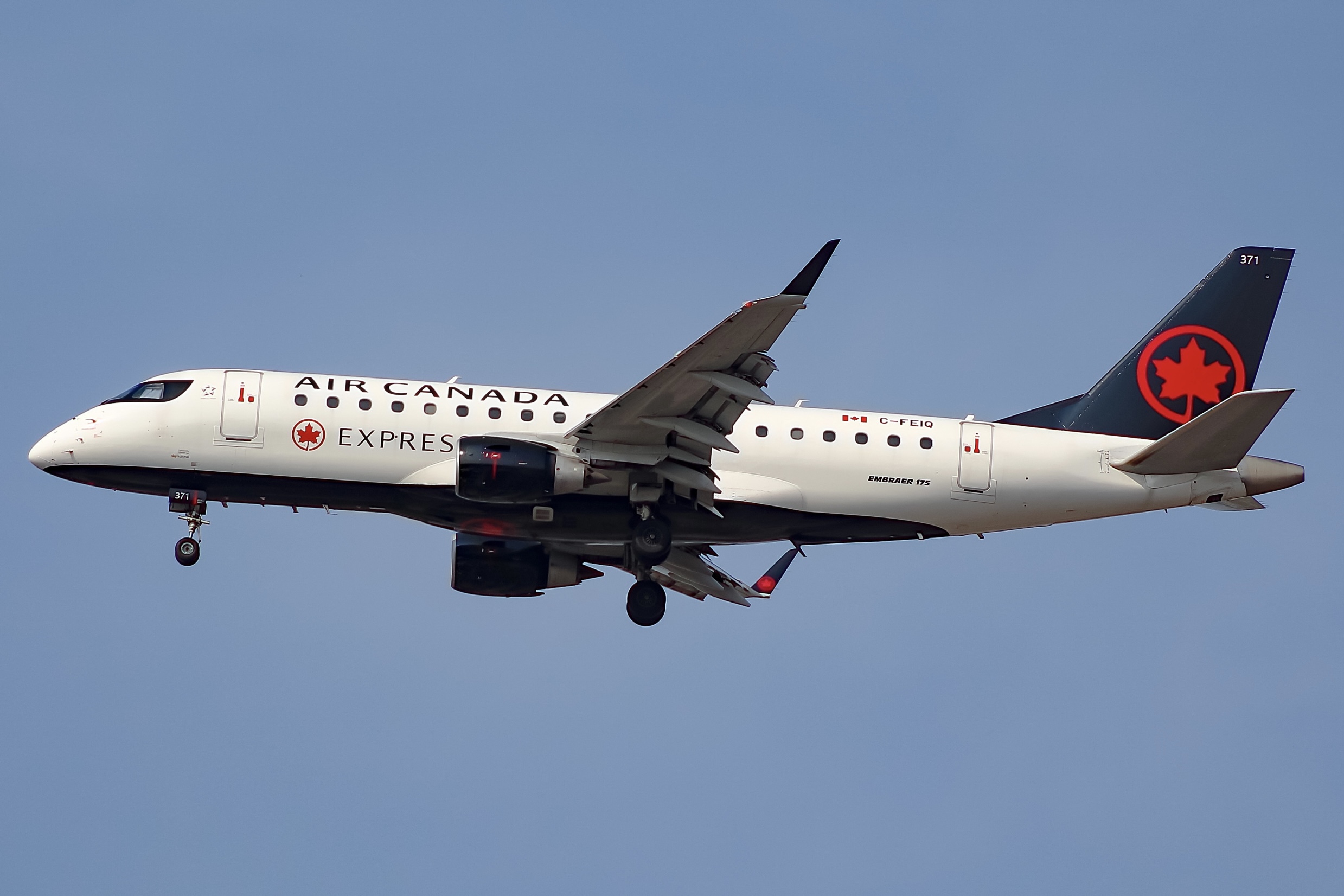 Full size: Air Canada Express Embraer E170 C-FEIQ at Chicago O'Hare International Airport