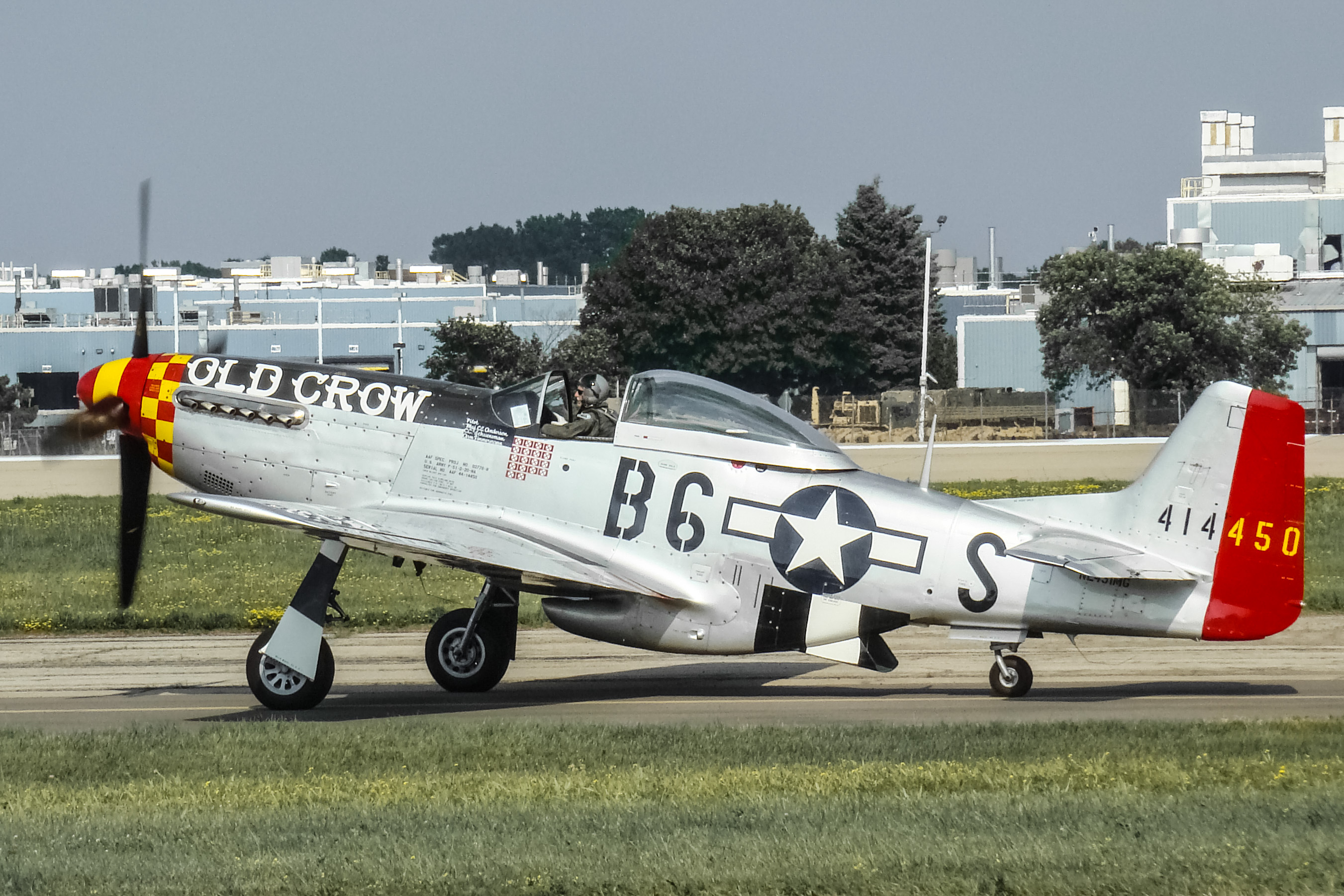 Full size: Old Crow LLC North American P-51 Mustang N451MG at Wittman Regional Airport