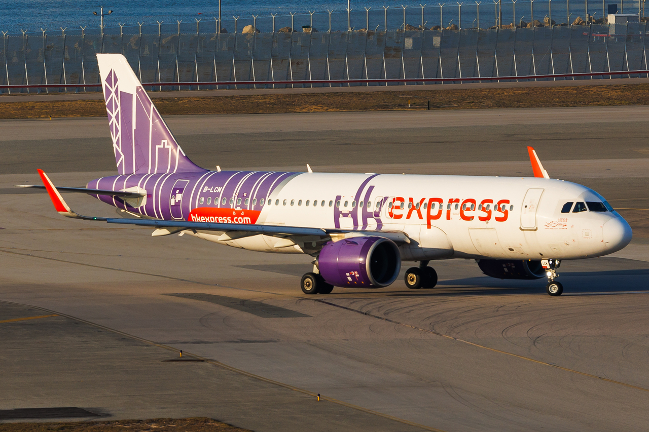 Full size: Hong Kong Express Airbus A320NEO B-LCM at Hong Kong International Airport