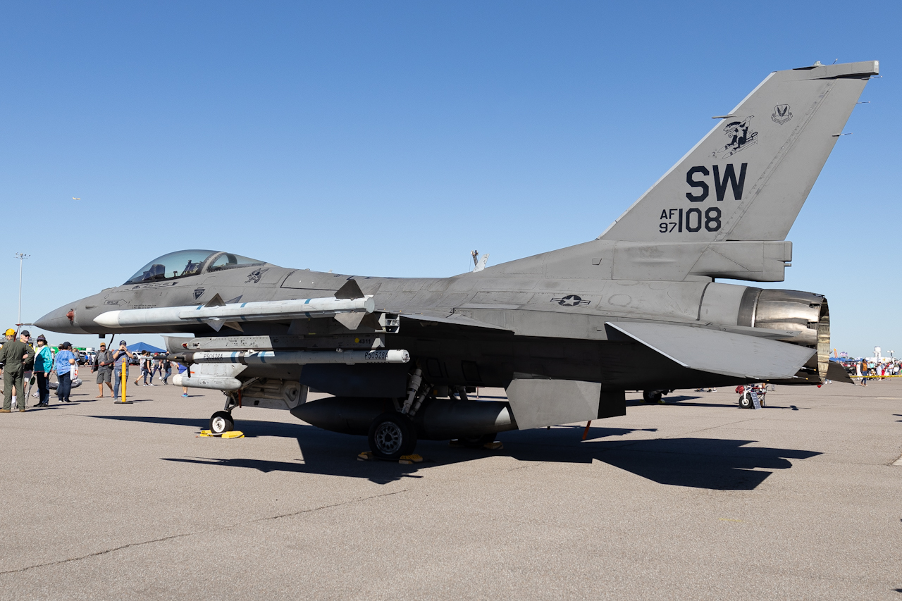 Full size: USAF - United States Air Force General Dynamics F-16 Fighting Falcon 97-0108 at Mac Dill AFB