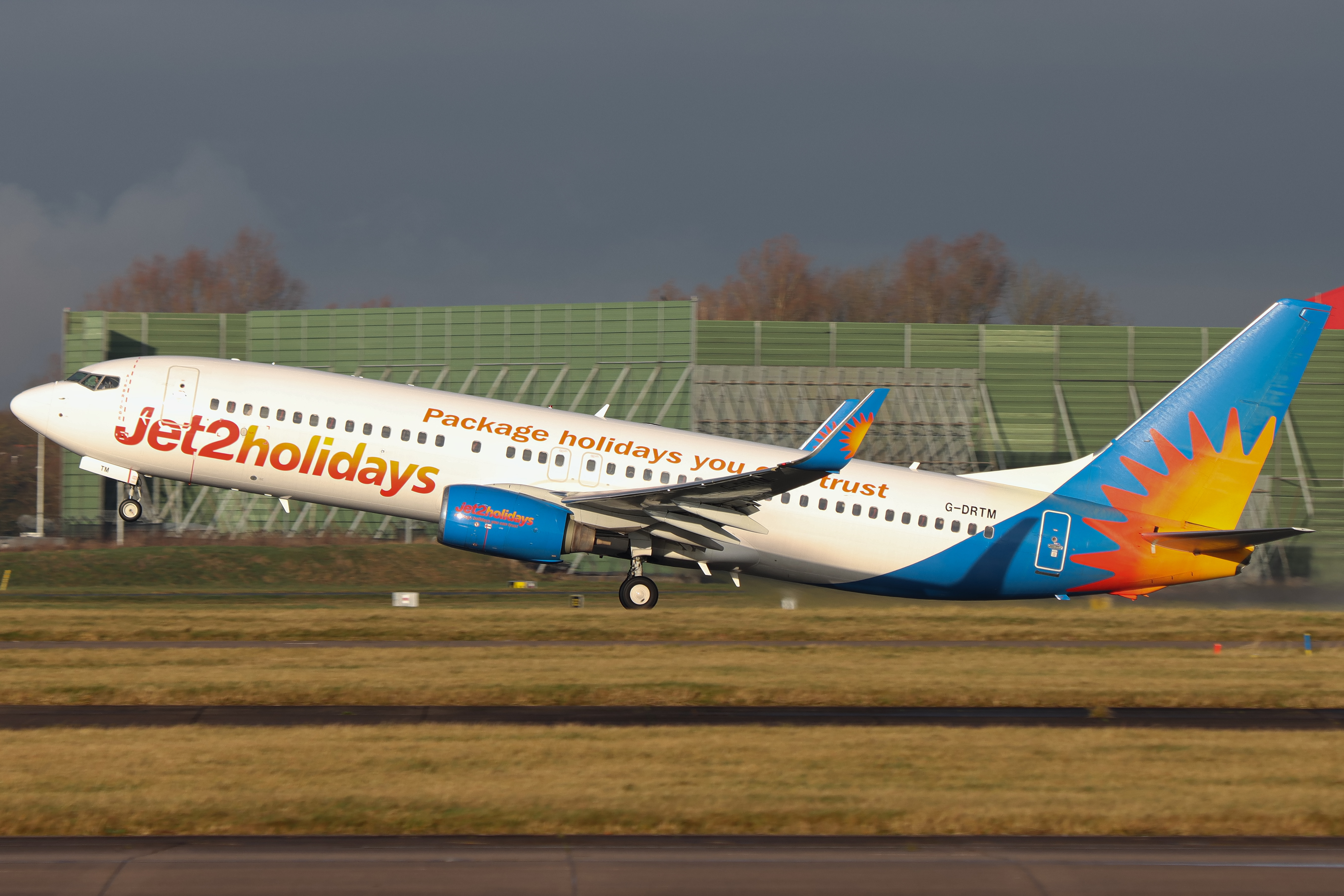 Full size: Jet2 Boeing 737-800 G-DRTM at Manchester Airport