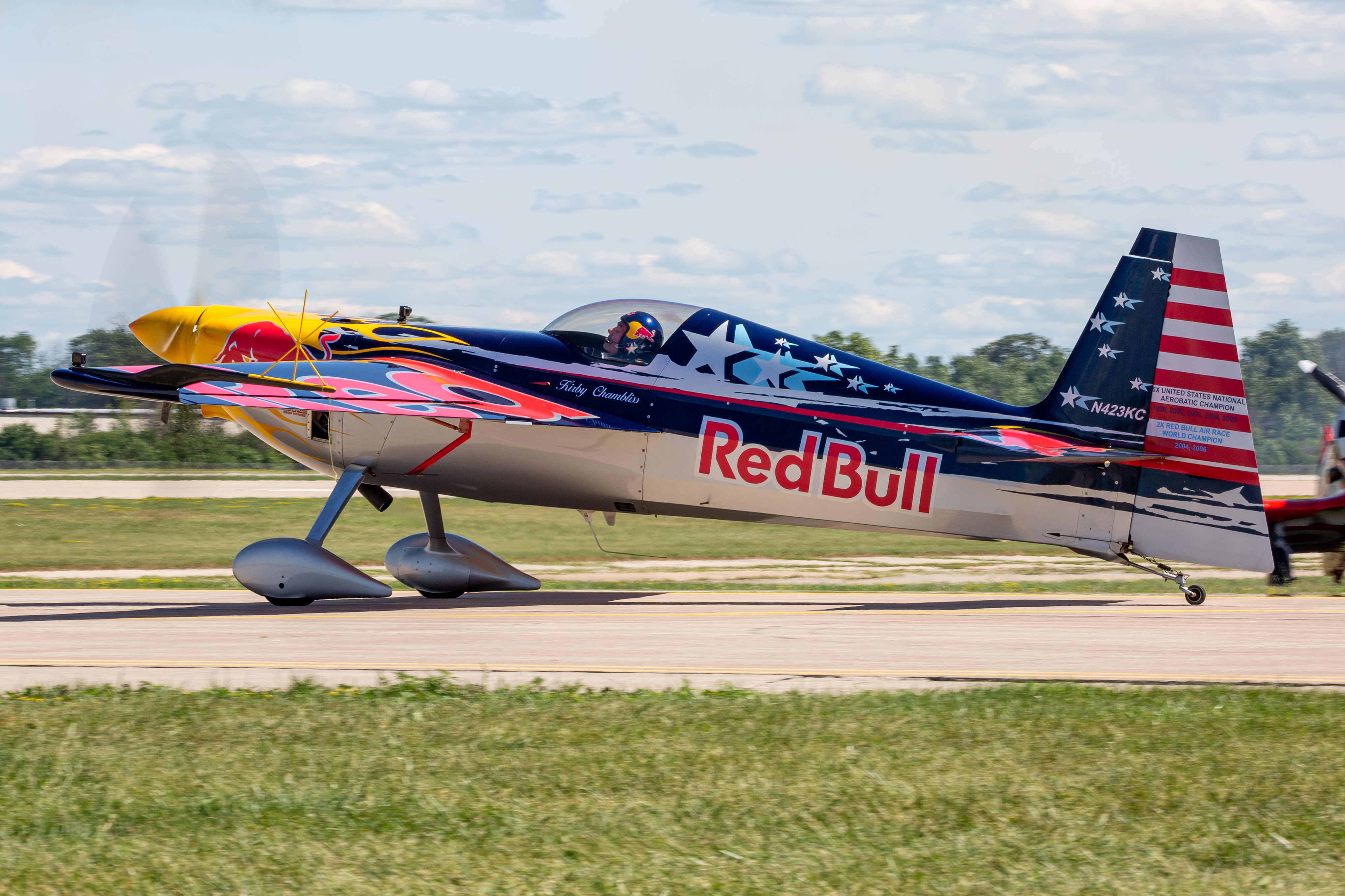 Full size: PRIVATE Zivko Edge 540 N423KC at Wittman Regional Airport