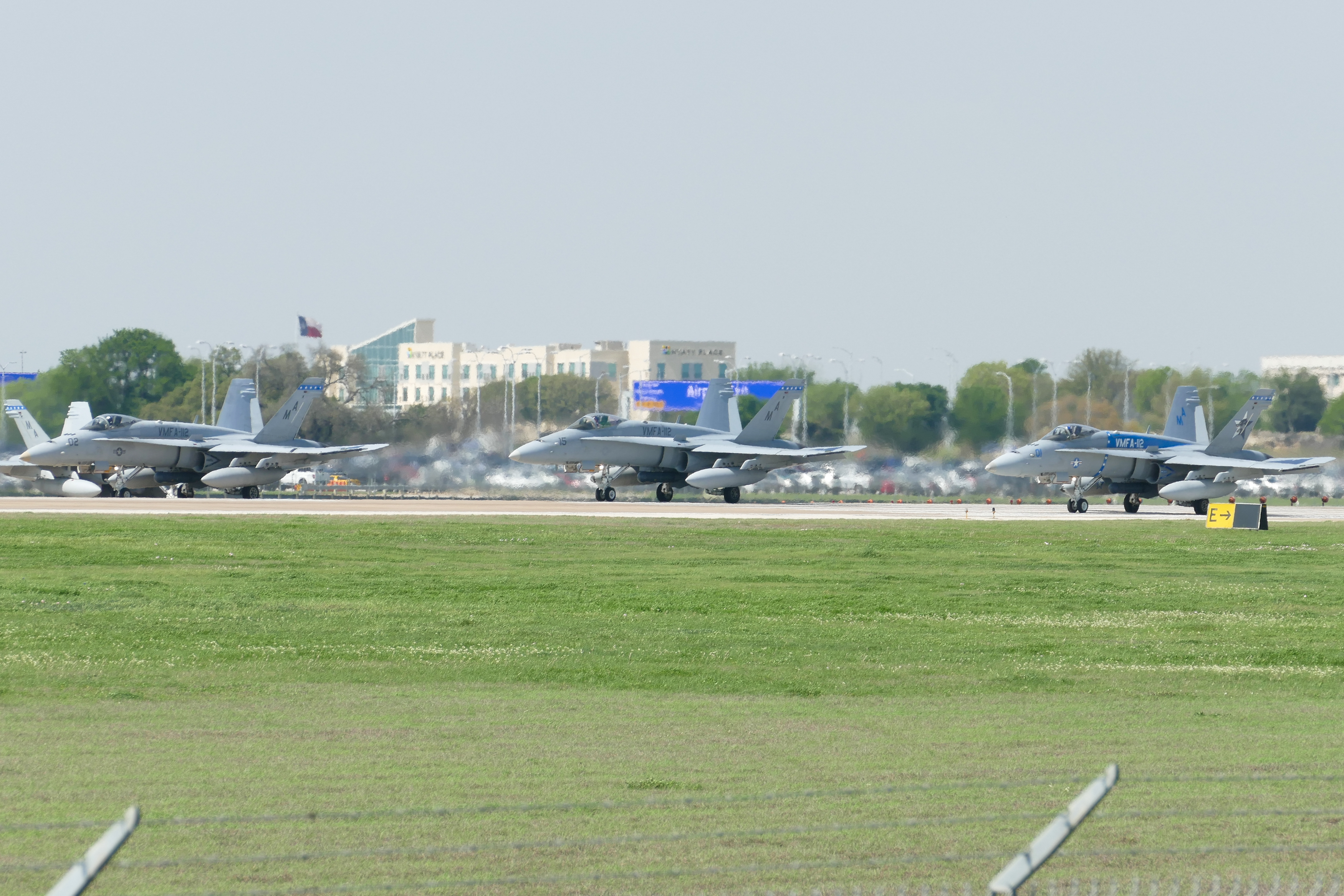 Full size: USMC - United States Marine Corp McDonnel Douglas F/A-18 Hornet 164636 at Austin-Bergstrom International Airport