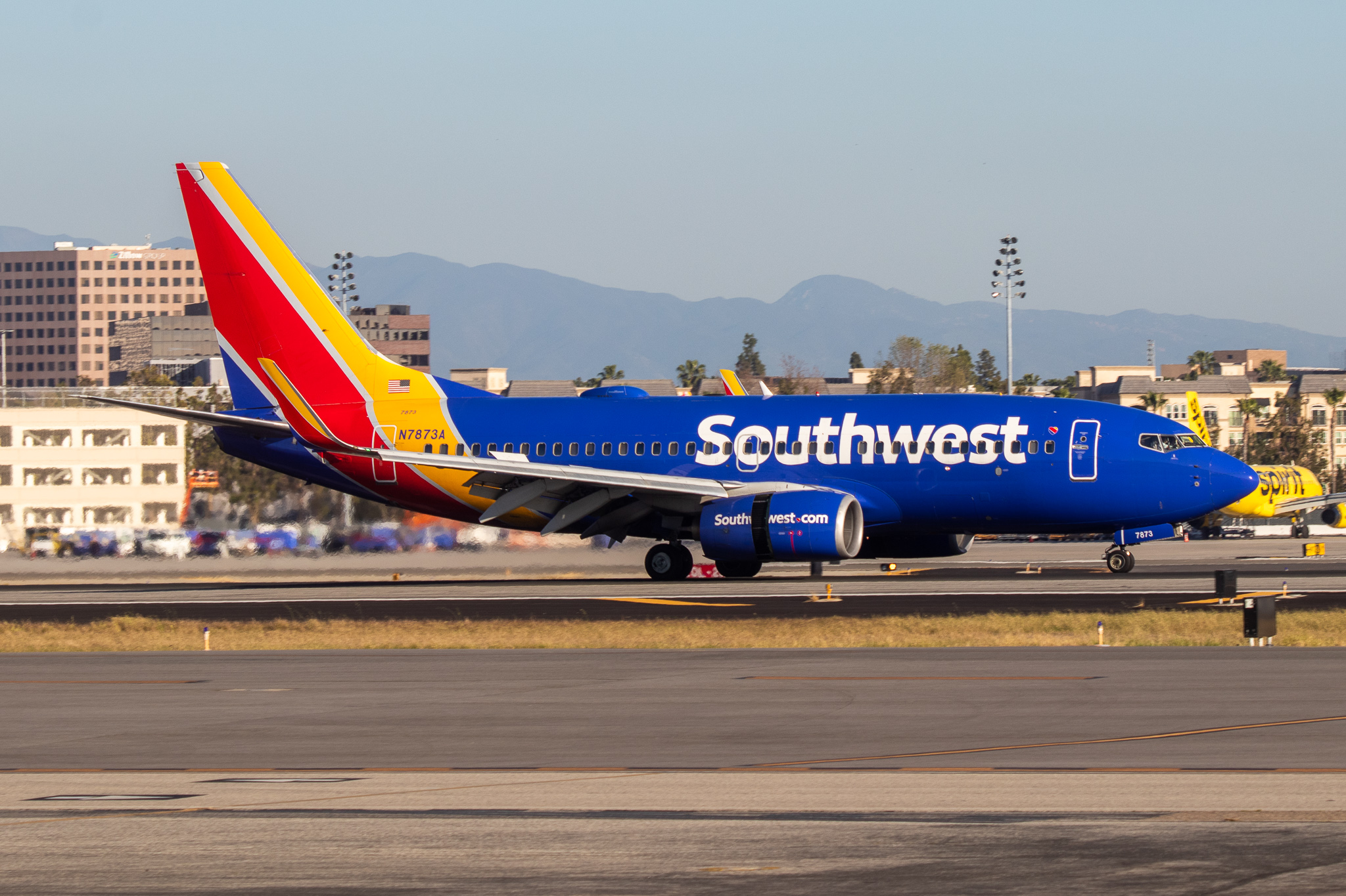 Full size: Southwest Airlines Boeing 737-700 N7873A at John Wayne/Orange County Airport