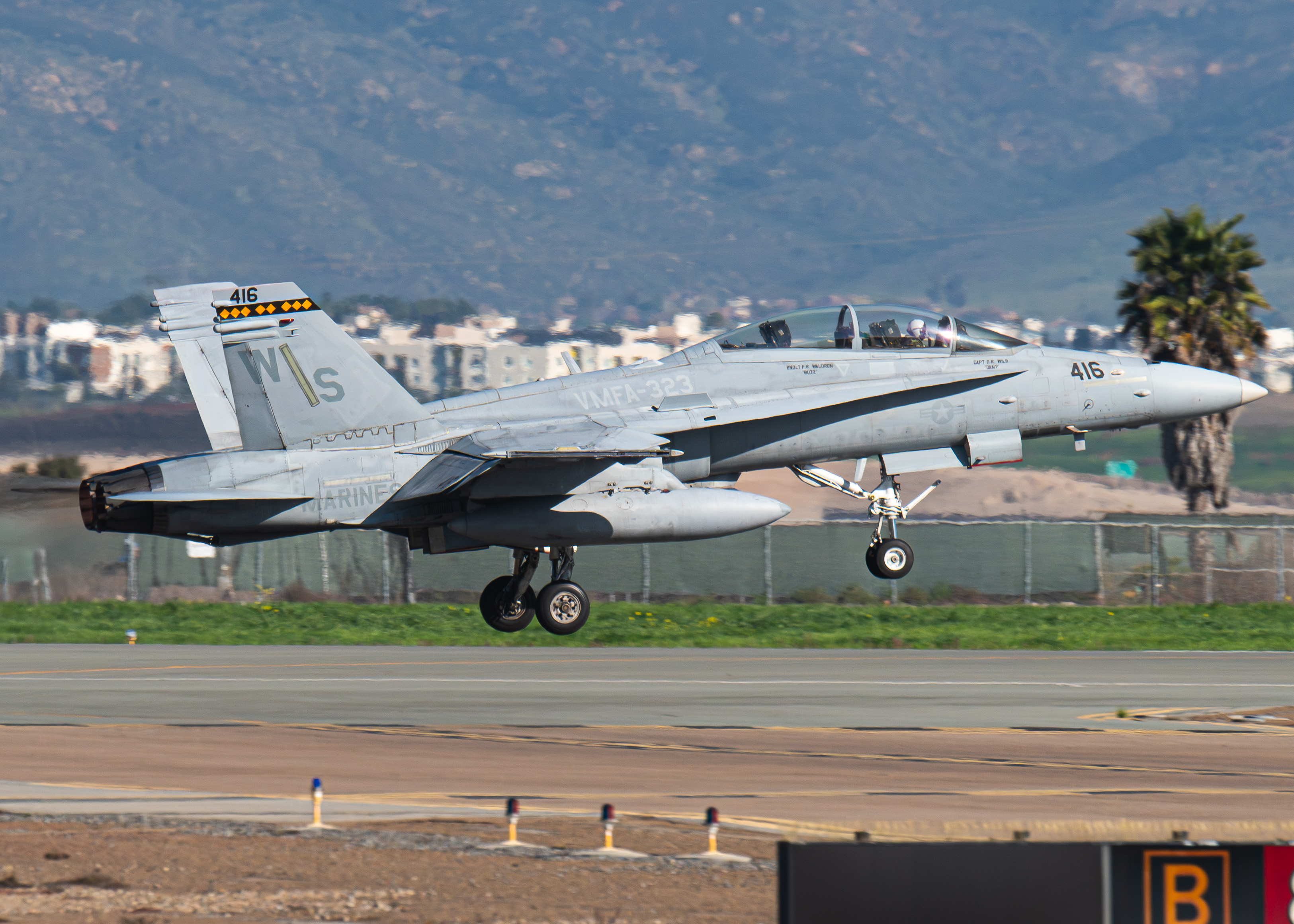 Full size: USMC - United States Marine Corp McDonnel Douglas F/A-18 Hornet 164898 at Brown Field Municipal Airport