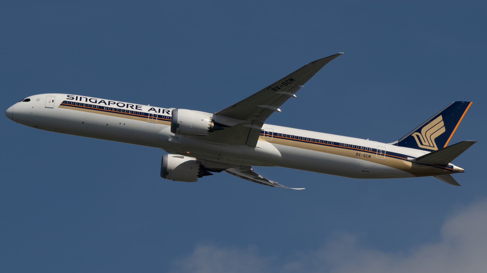 Full size: Singapore Airlines Boeing 787-10 9V-SCM at Singapore-Changi Airport