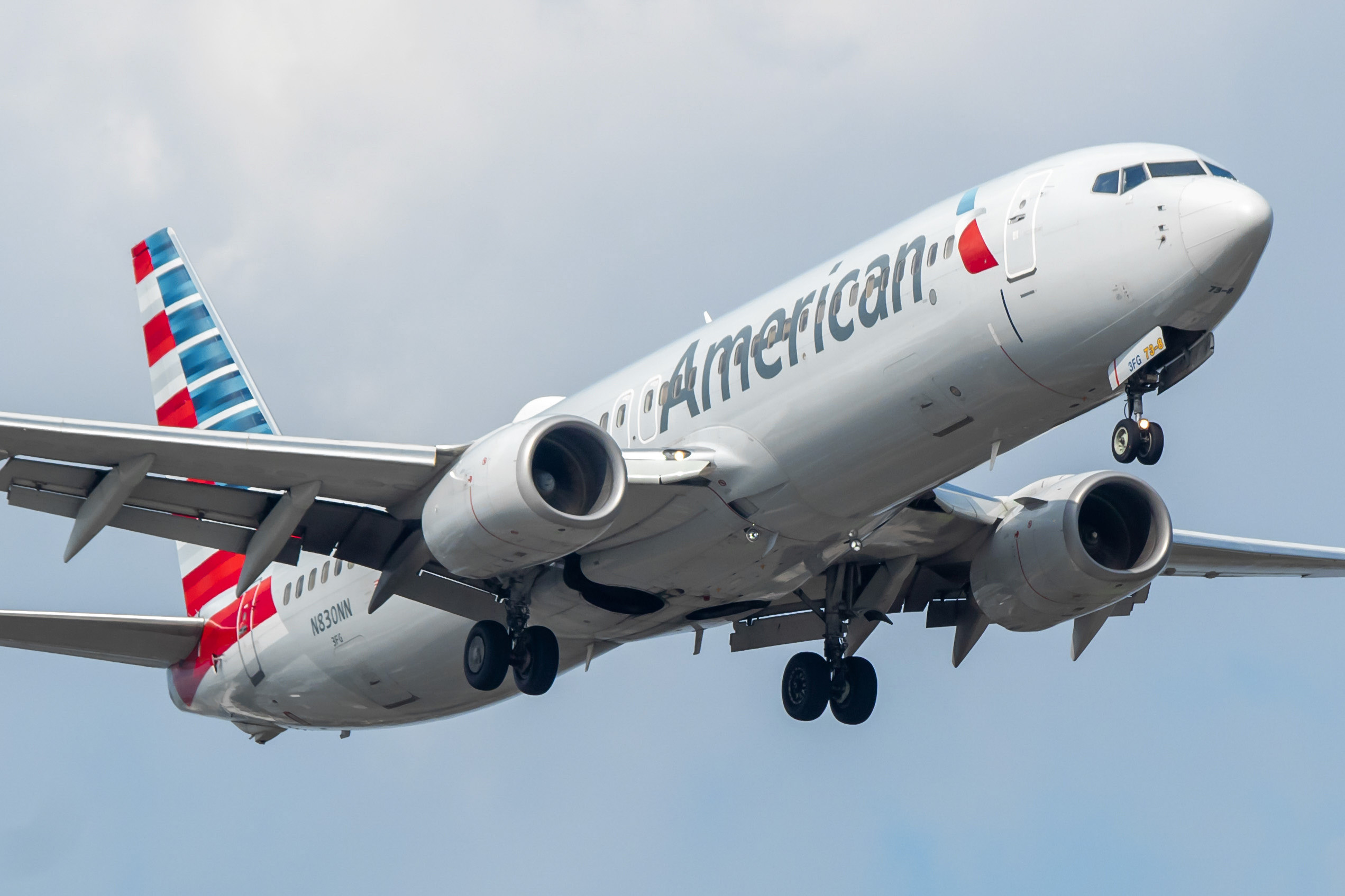 Full size: American Airlines Boeing 737-800 N830NN at Newark Liberty International Airport