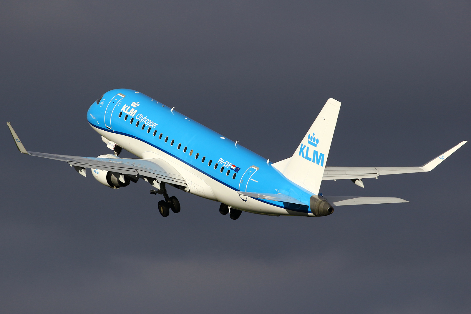 Full size: KLM Cityhopper Embraer E175 PH-EXP at Amsterdam Schiphol Airport